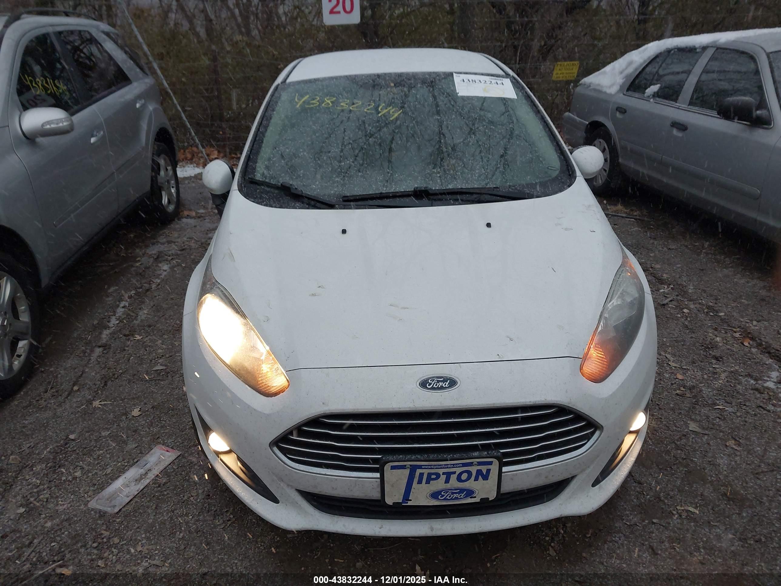 FORD FIESTA image 6
