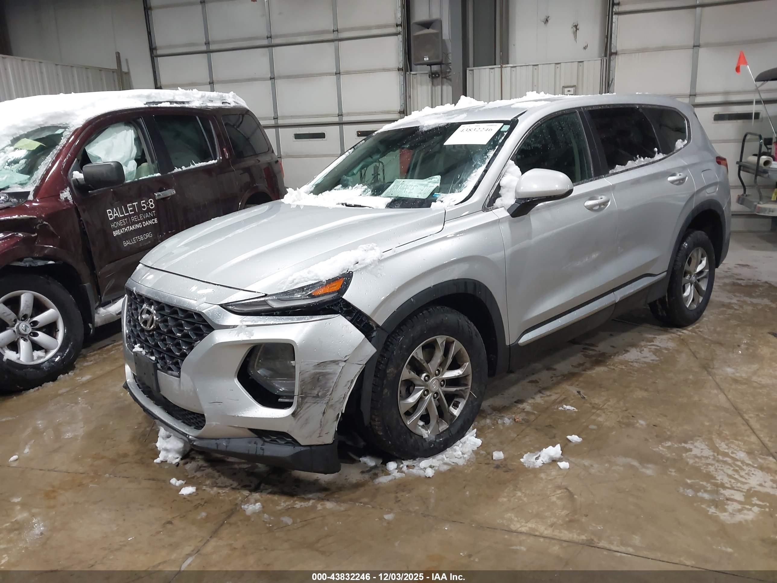 HYUNDAI SANTA image 2