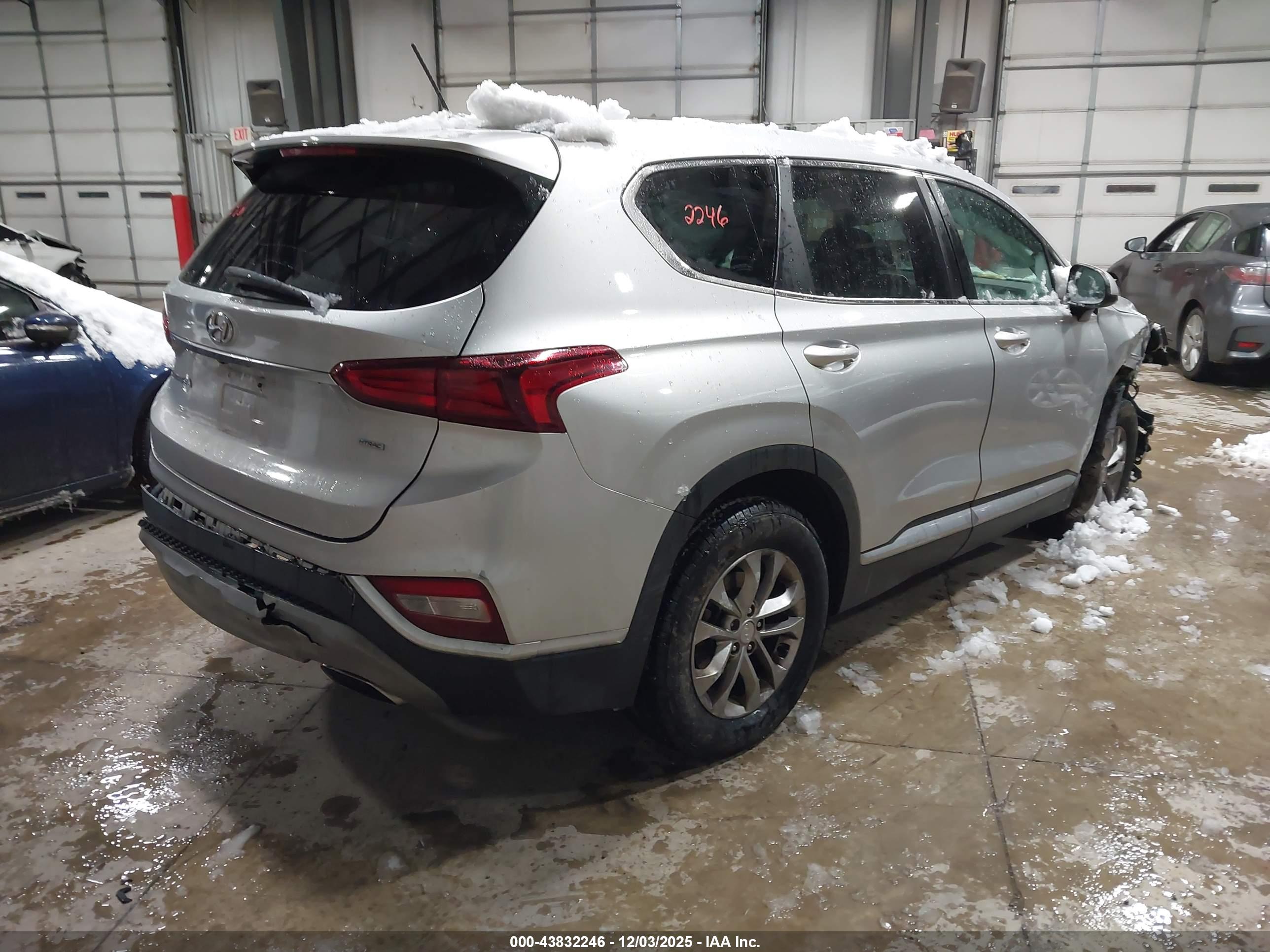 HYUNDAI SANTA image 4