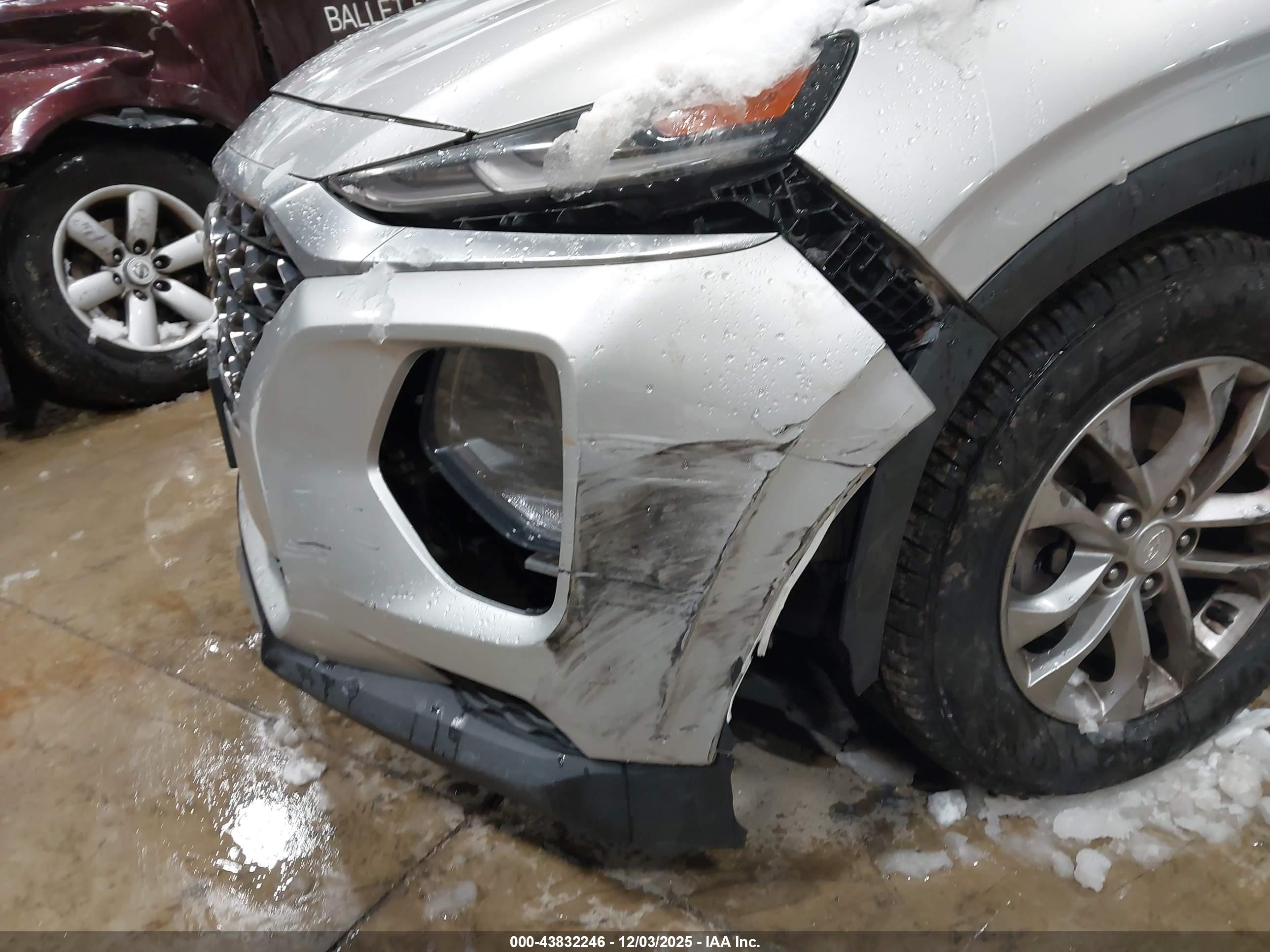 HYUNDAI SANTA image 6