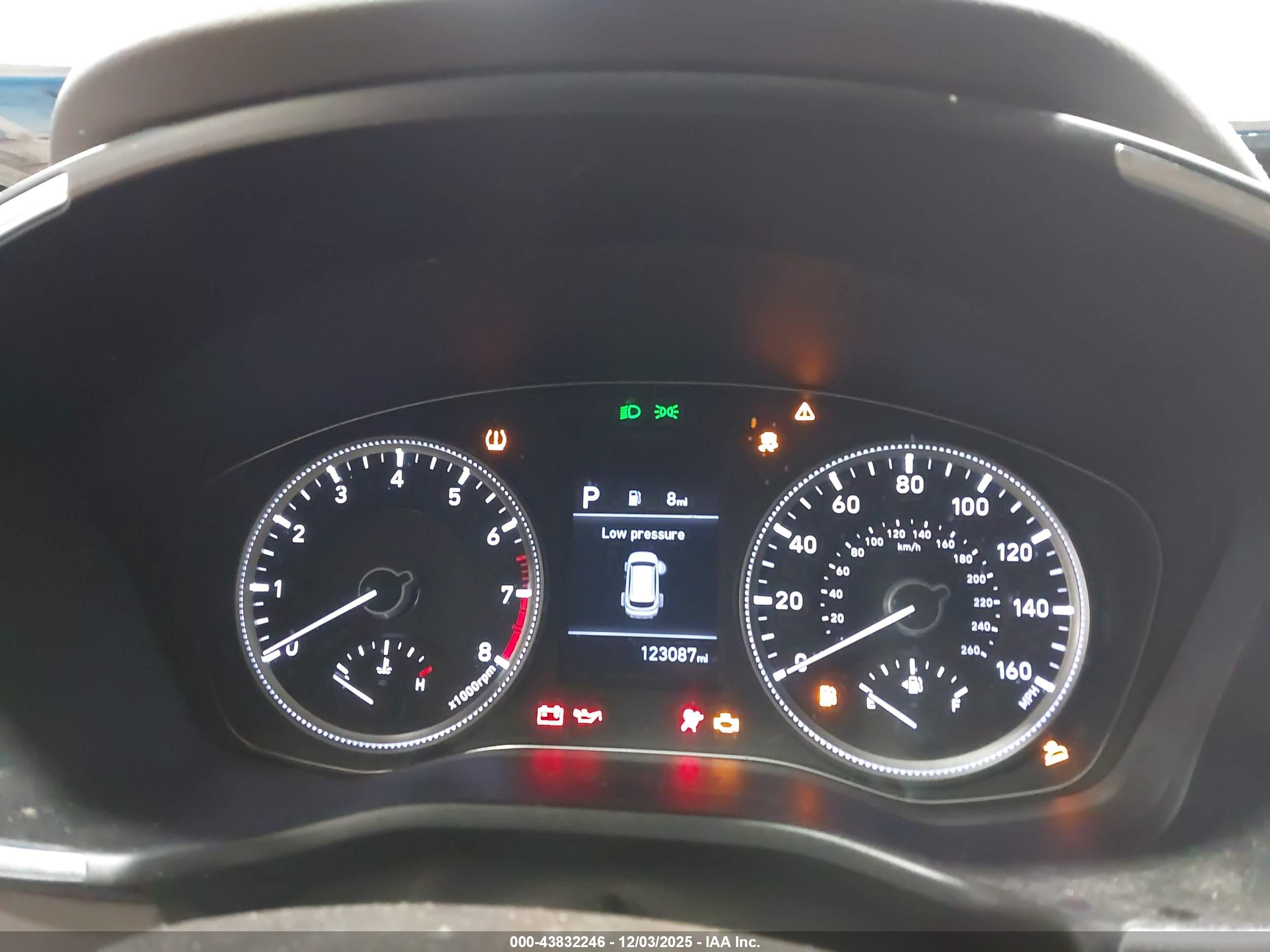HYUNDAI SANTA image 7