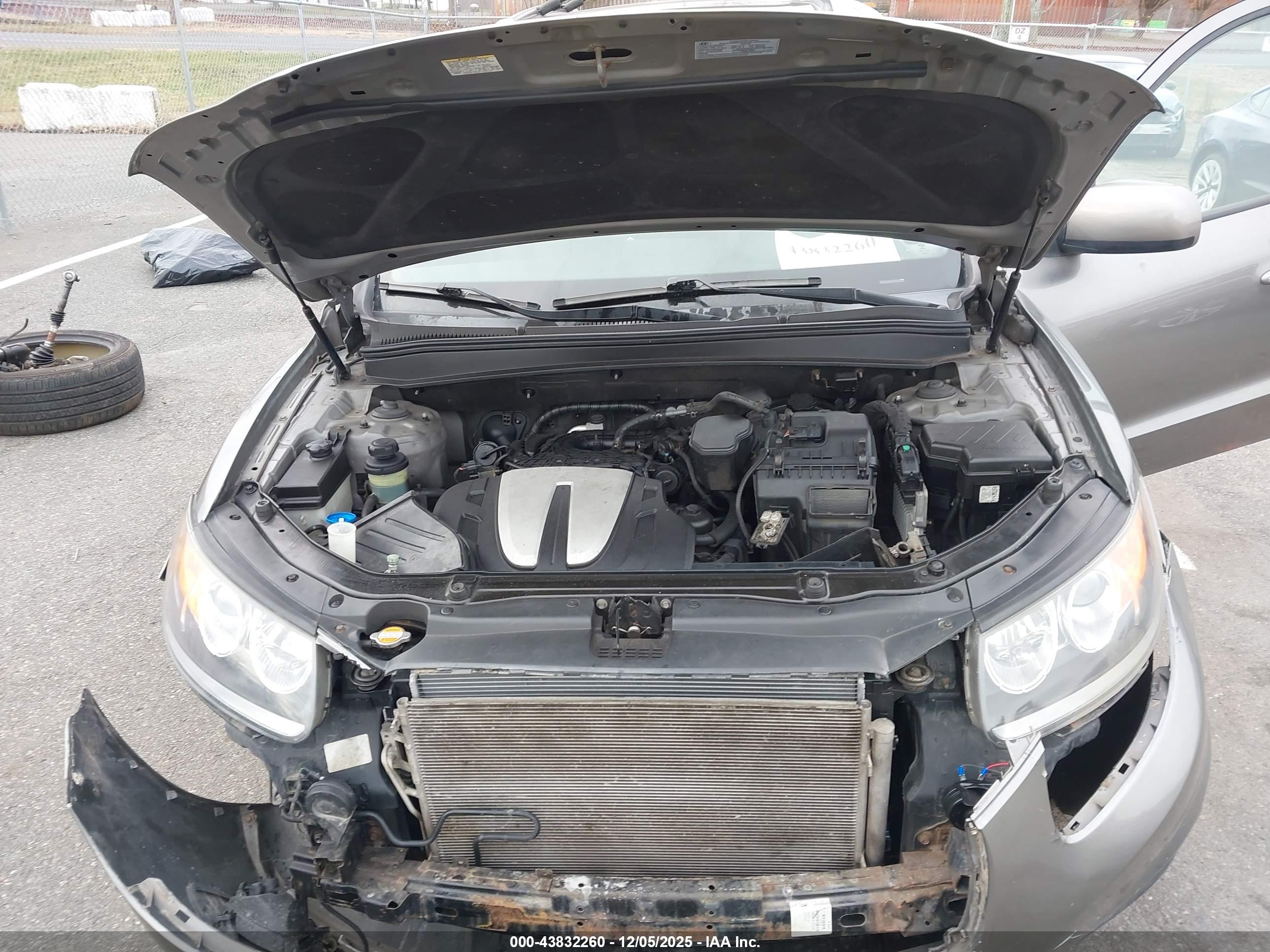 HYUNDAI SANTA image 10
