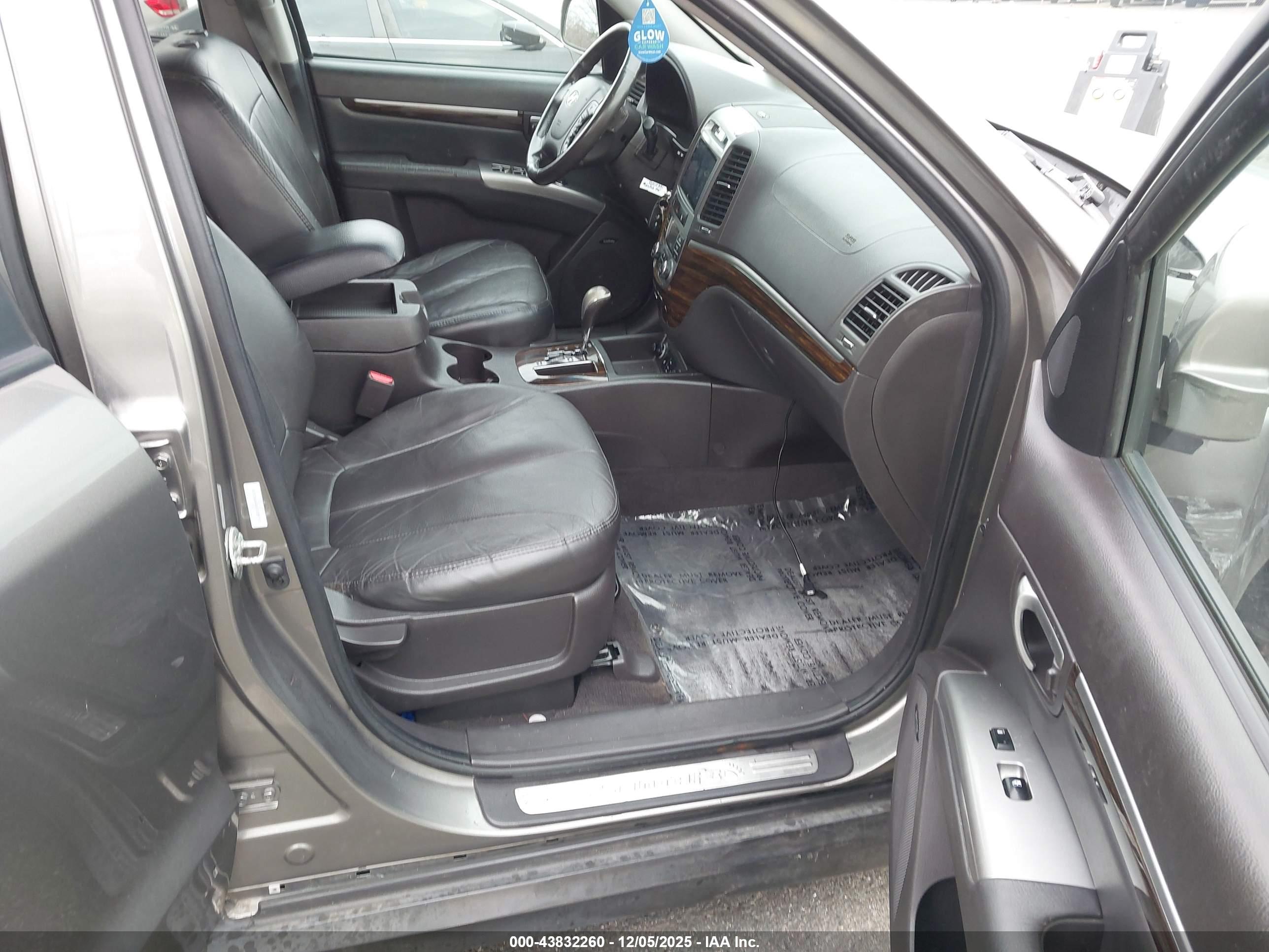 HYUNDAI SANTA image 5