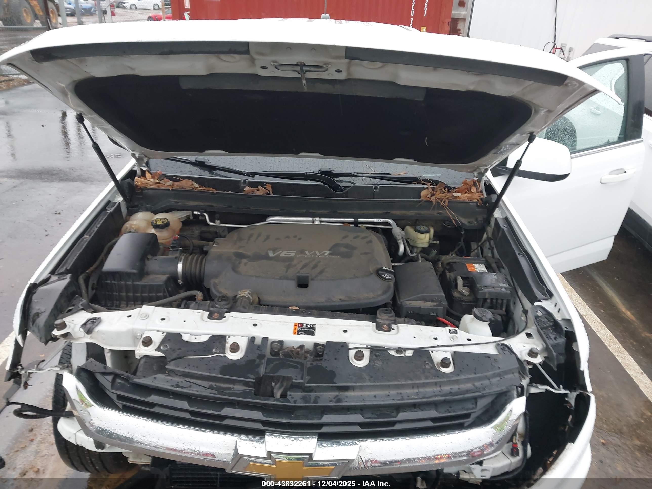 CHEVROLET COLORADO image 10