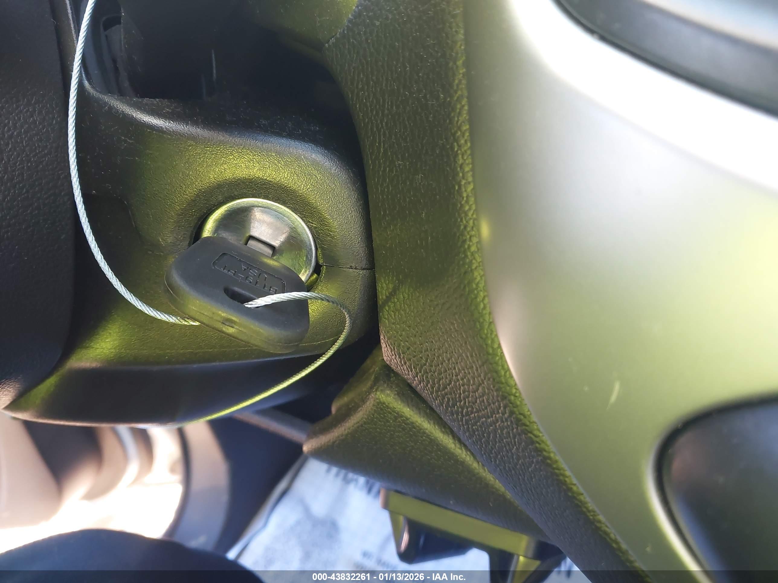 CHEVROLET COLORADO image 11