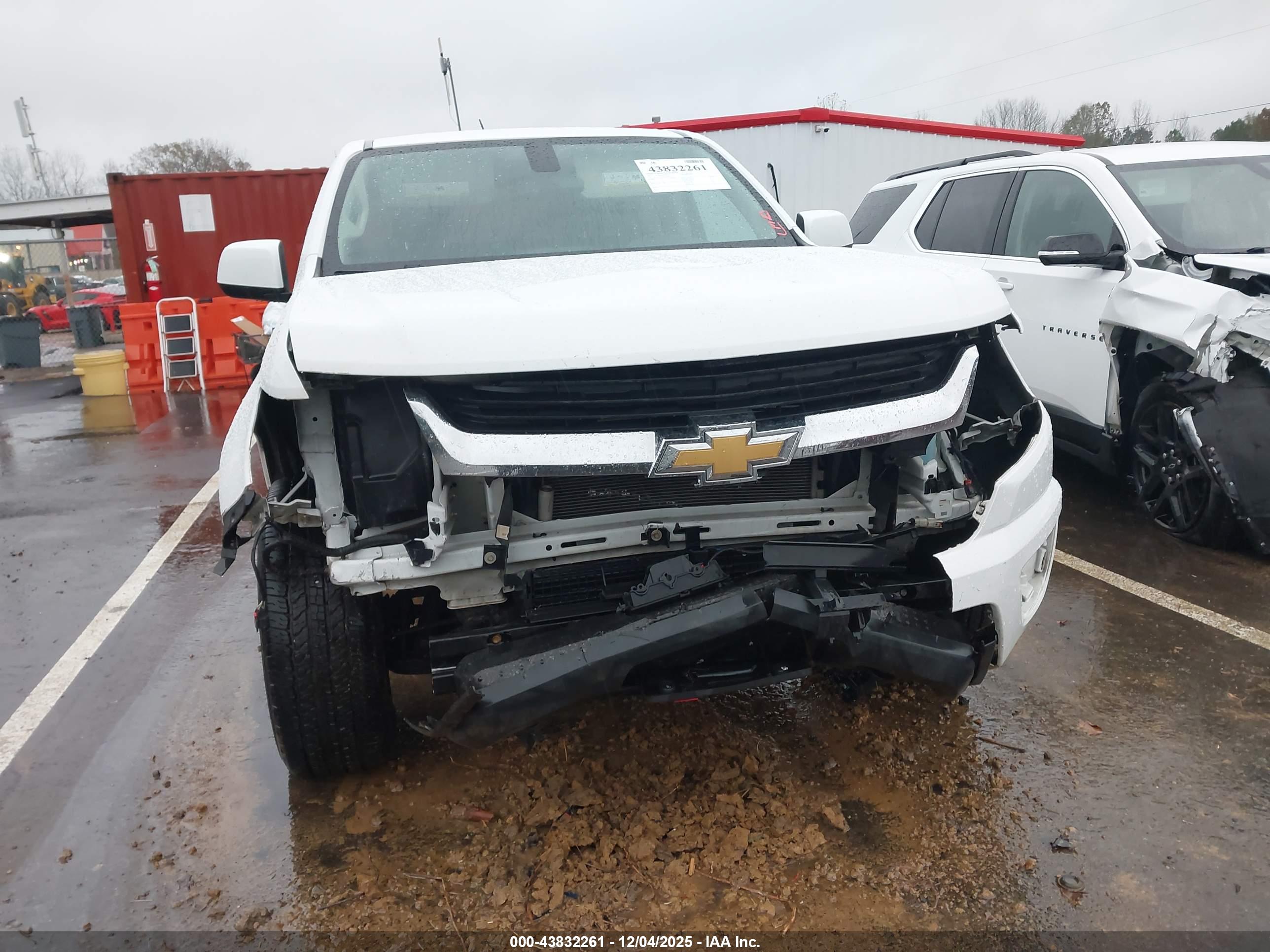 CHEVROLET COLORADO image 6