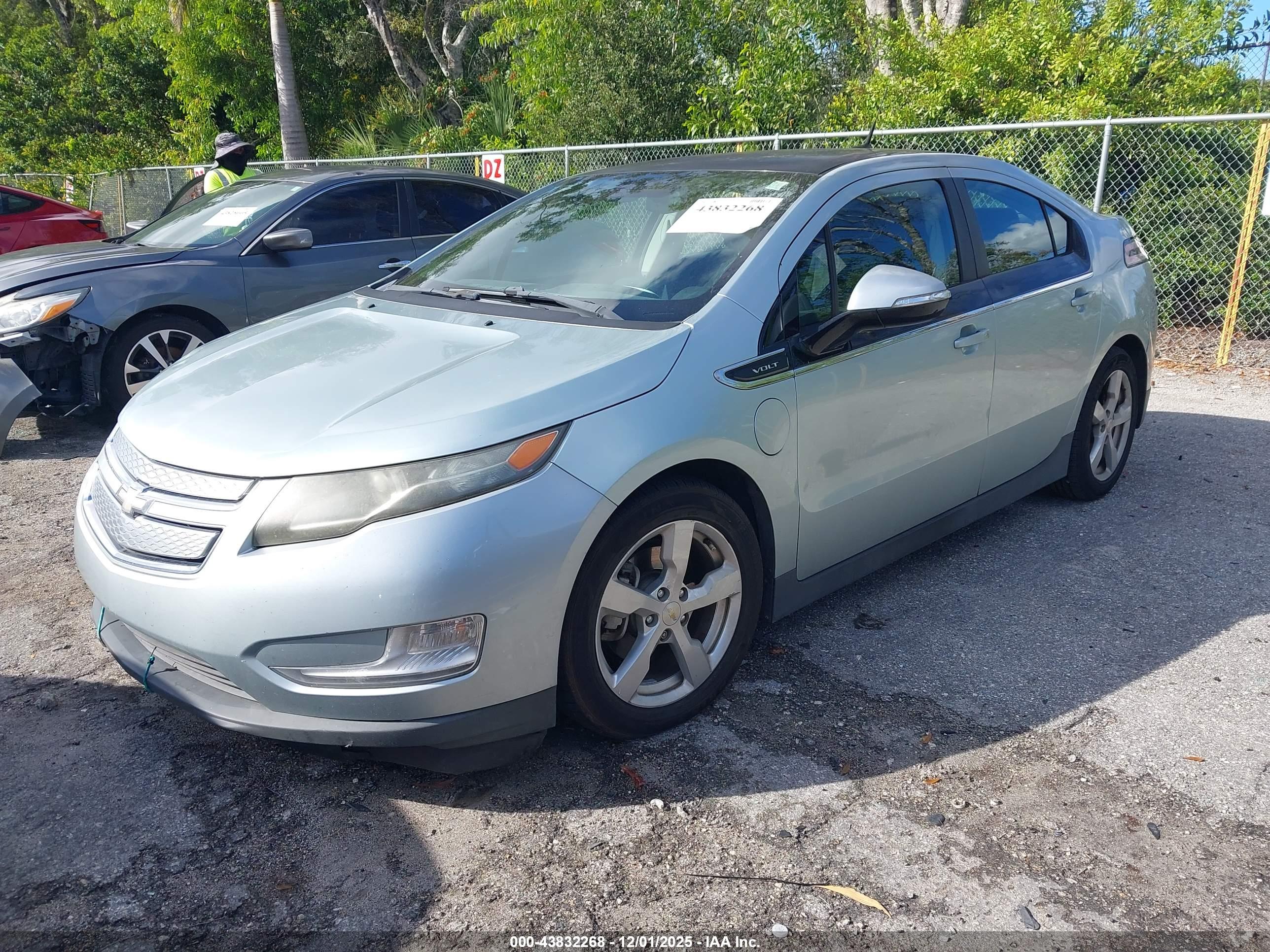 CHEVROLET VOLT image 2