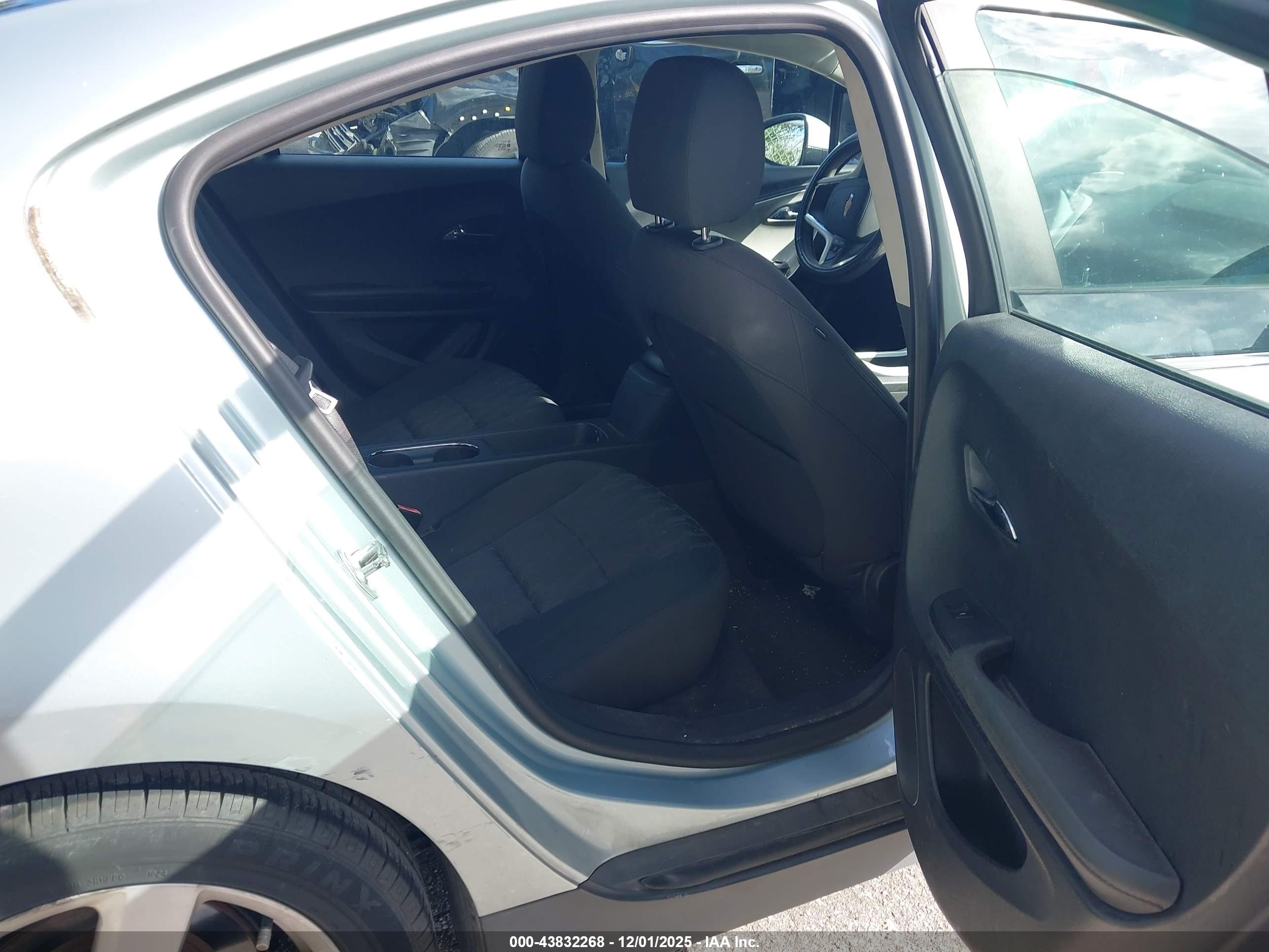 CHEVROLET VOLT image 8