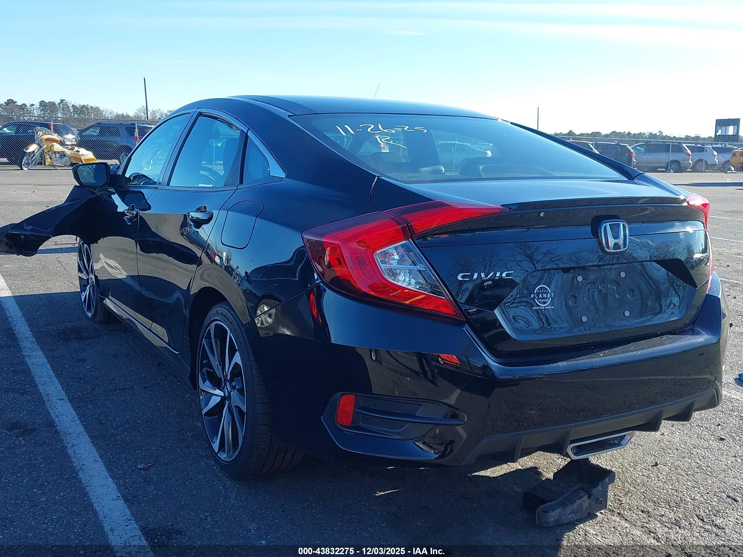 HONDA CIVIC image 3