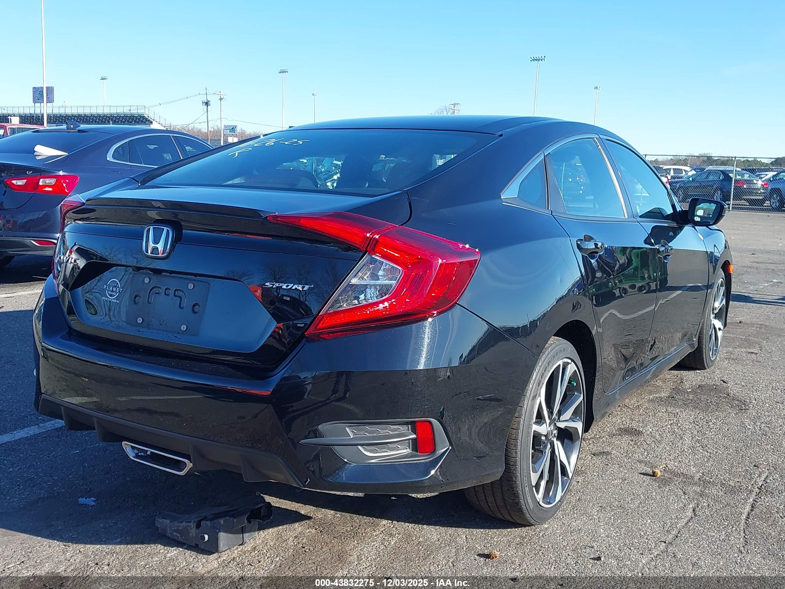 HONDA CIVIC image 4