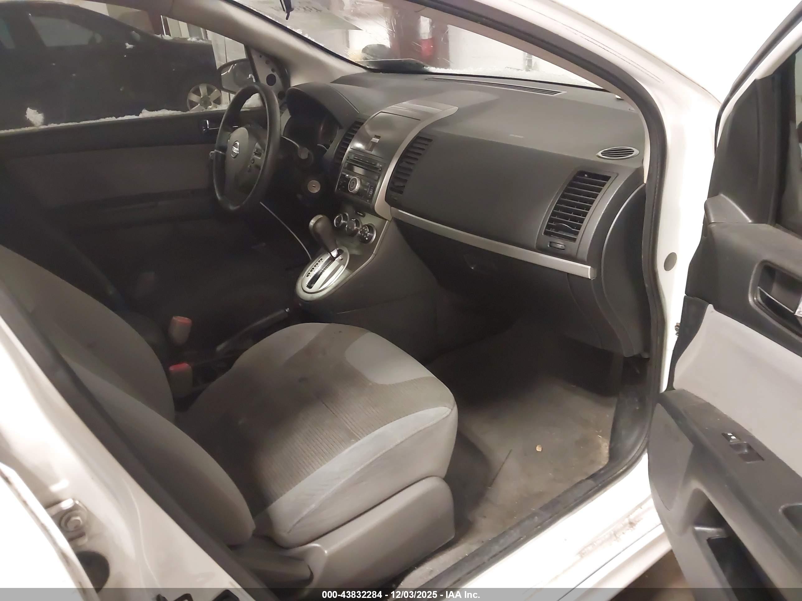 NISSAN SENTRA image 5