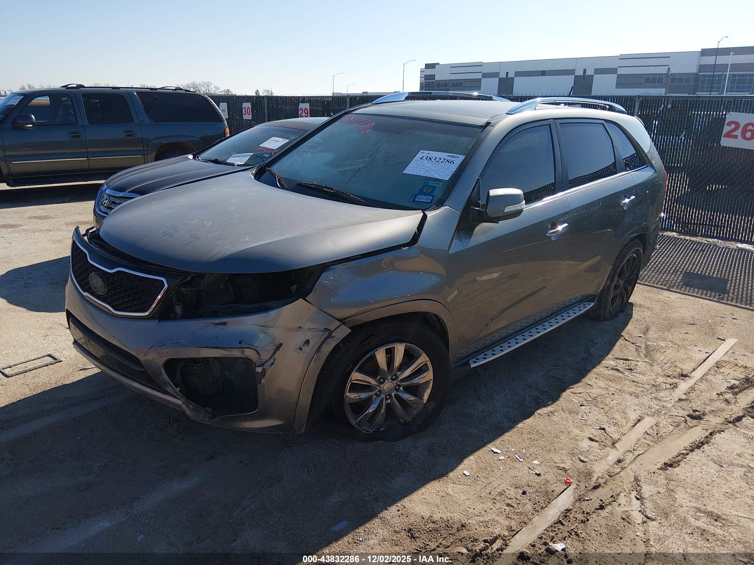 KIA SORENTO image 2