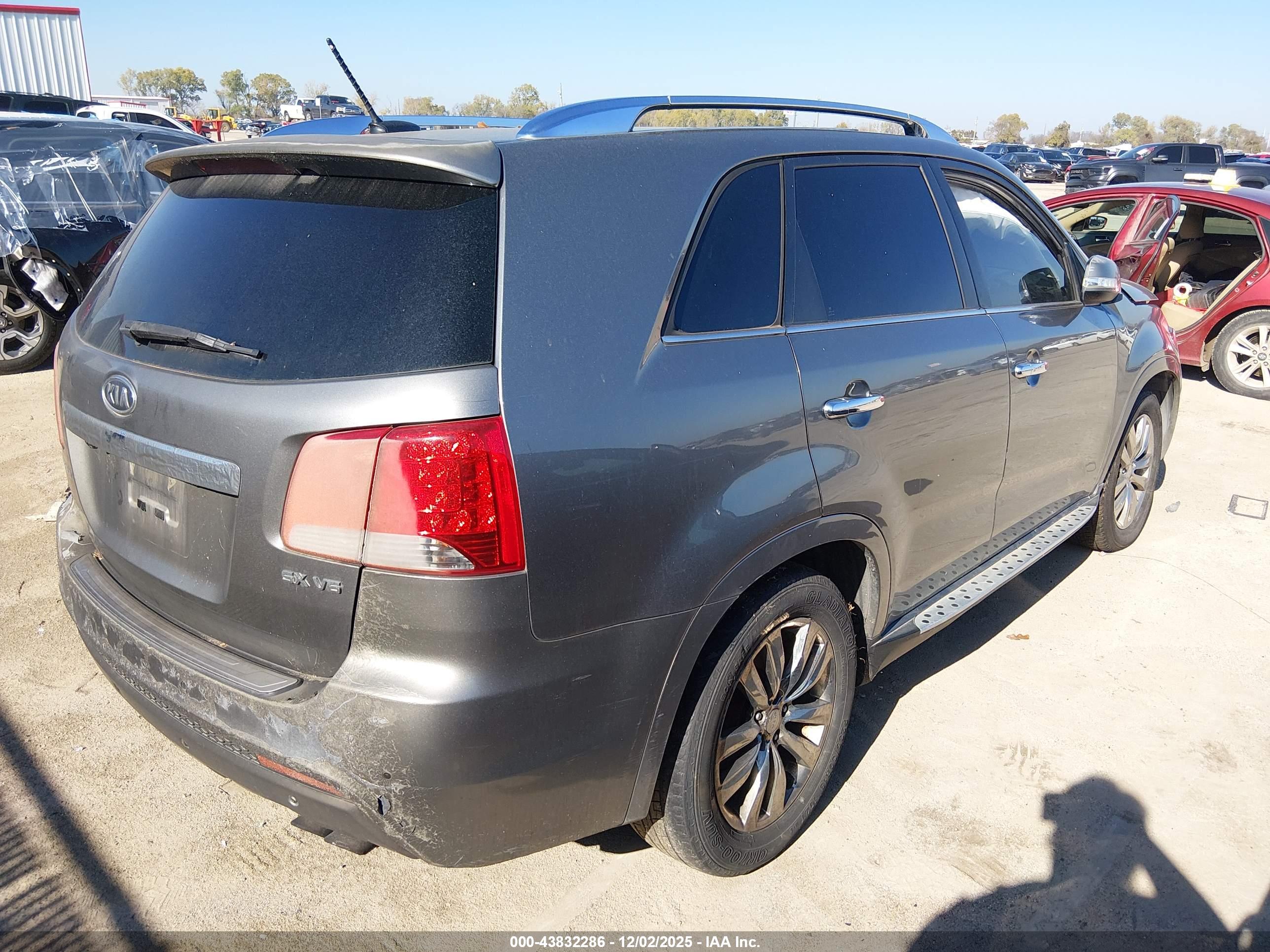 KIA SORENTO image 4