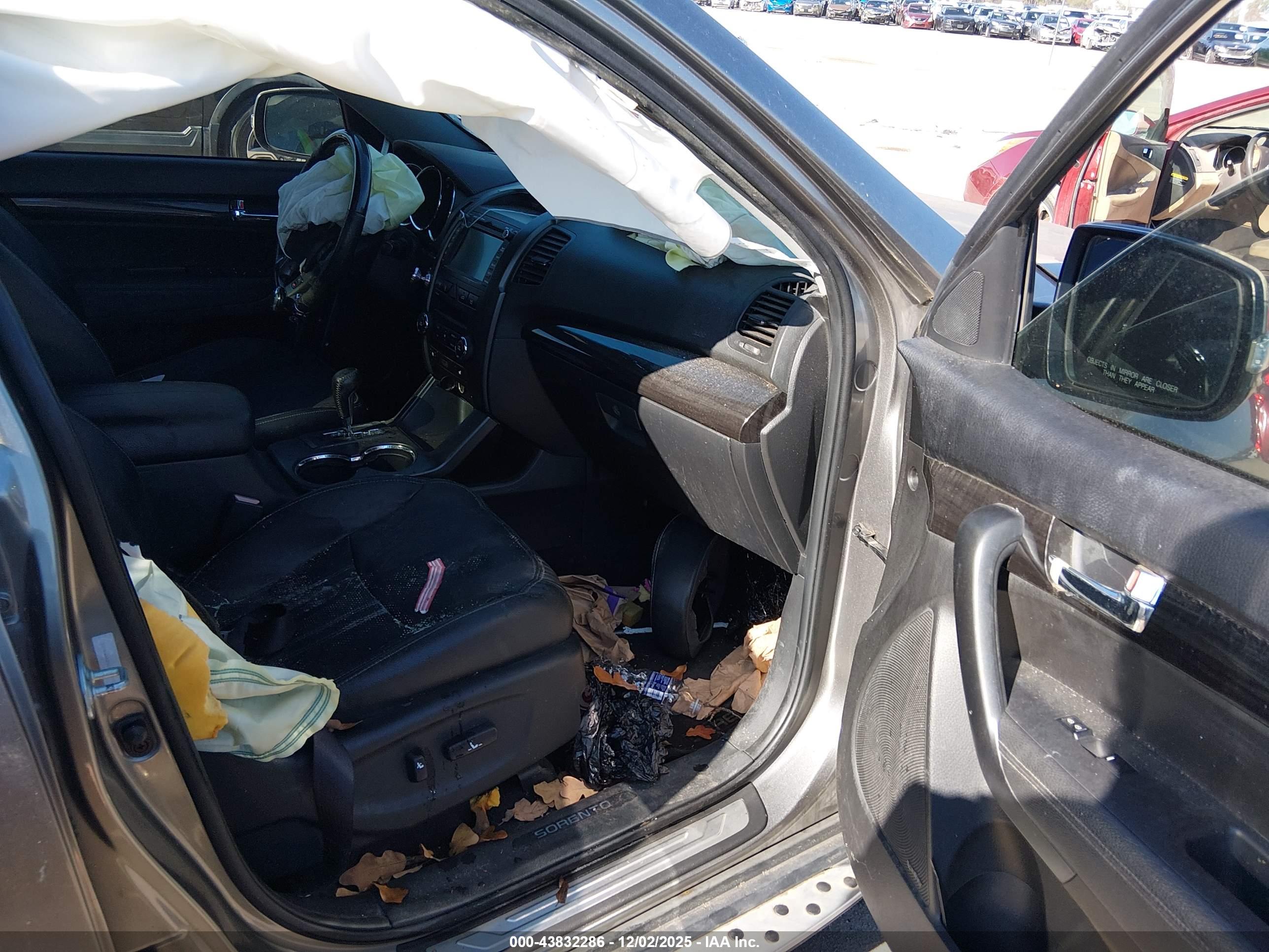 KIA SORENTO image 5