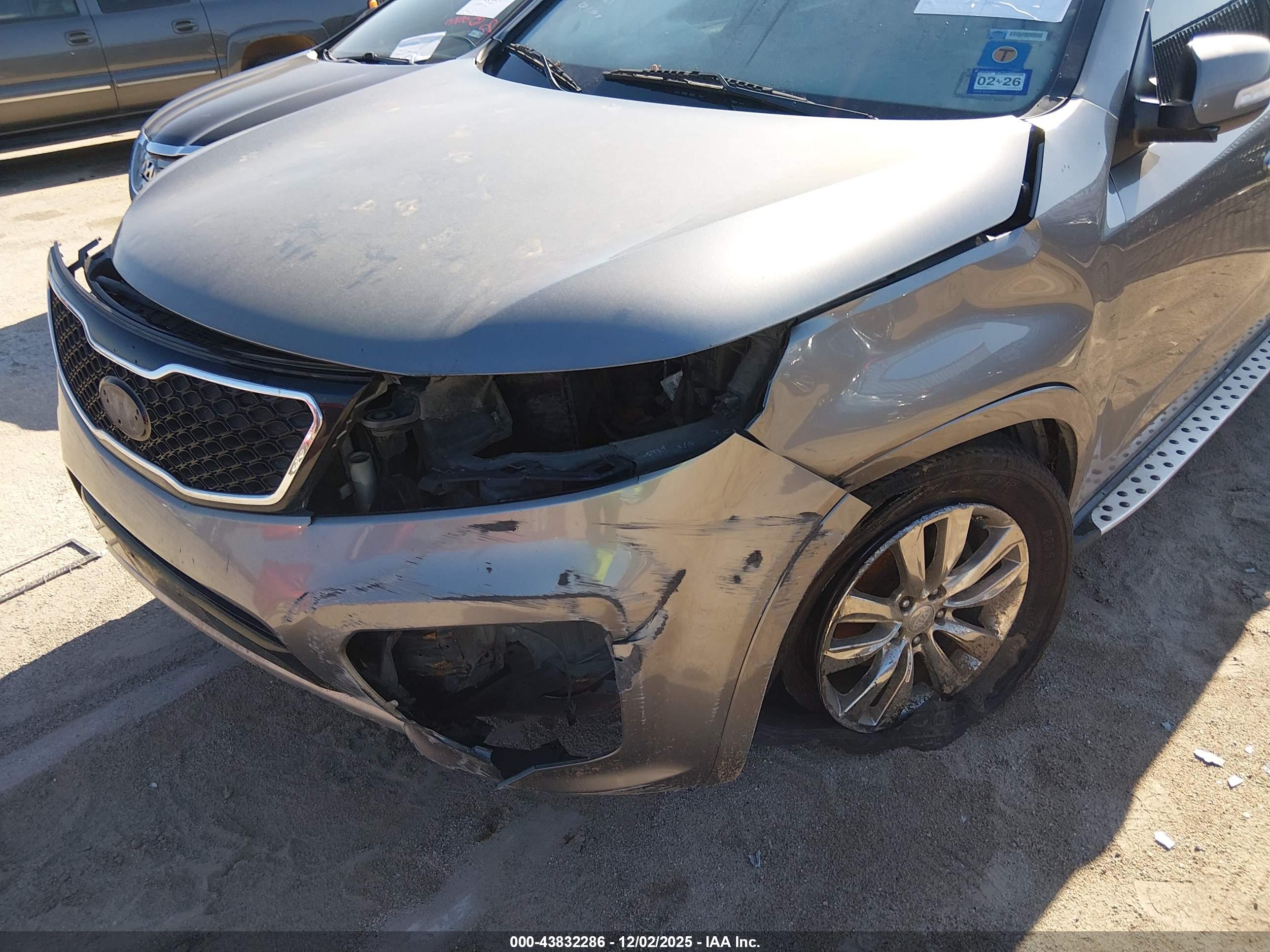 KIA SORENTO image 6