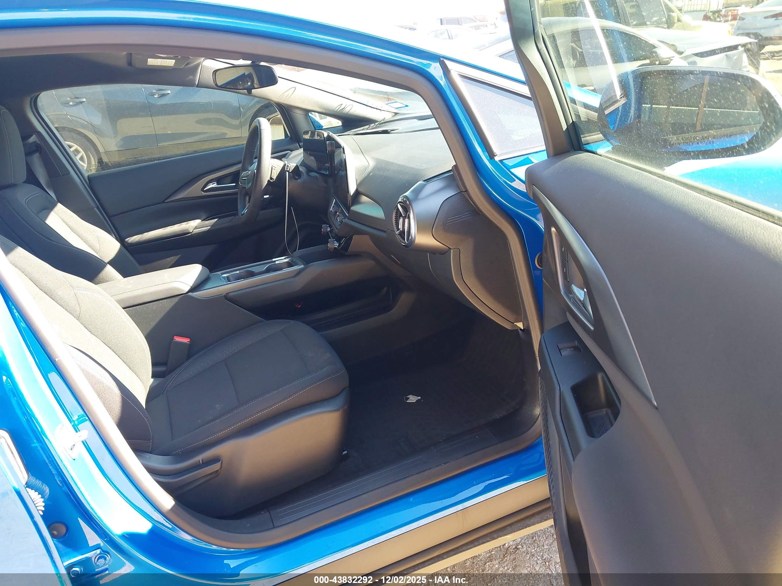 CHEVROLET EQUINOX image 5