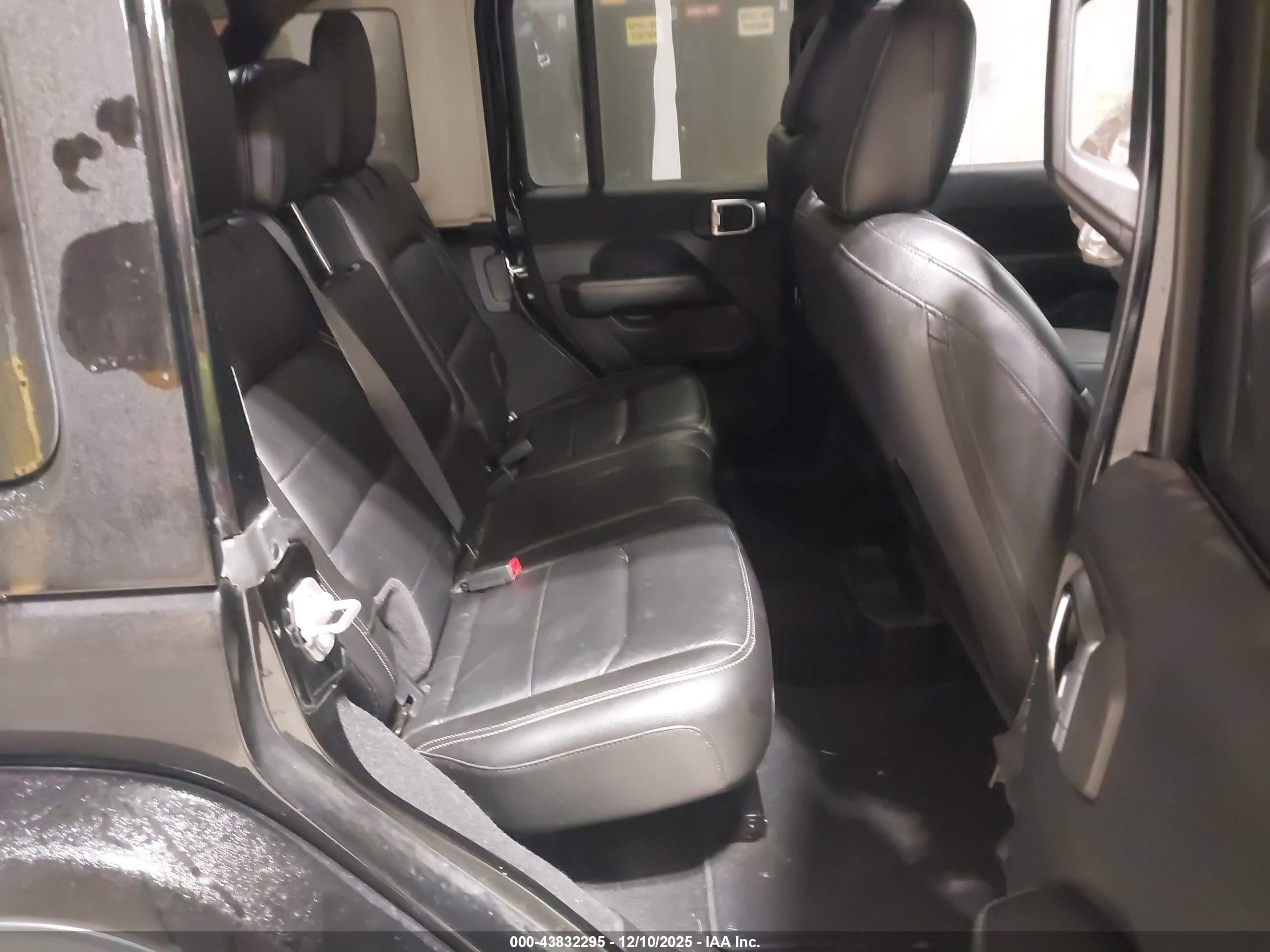 JEEP WRANGLER image 8