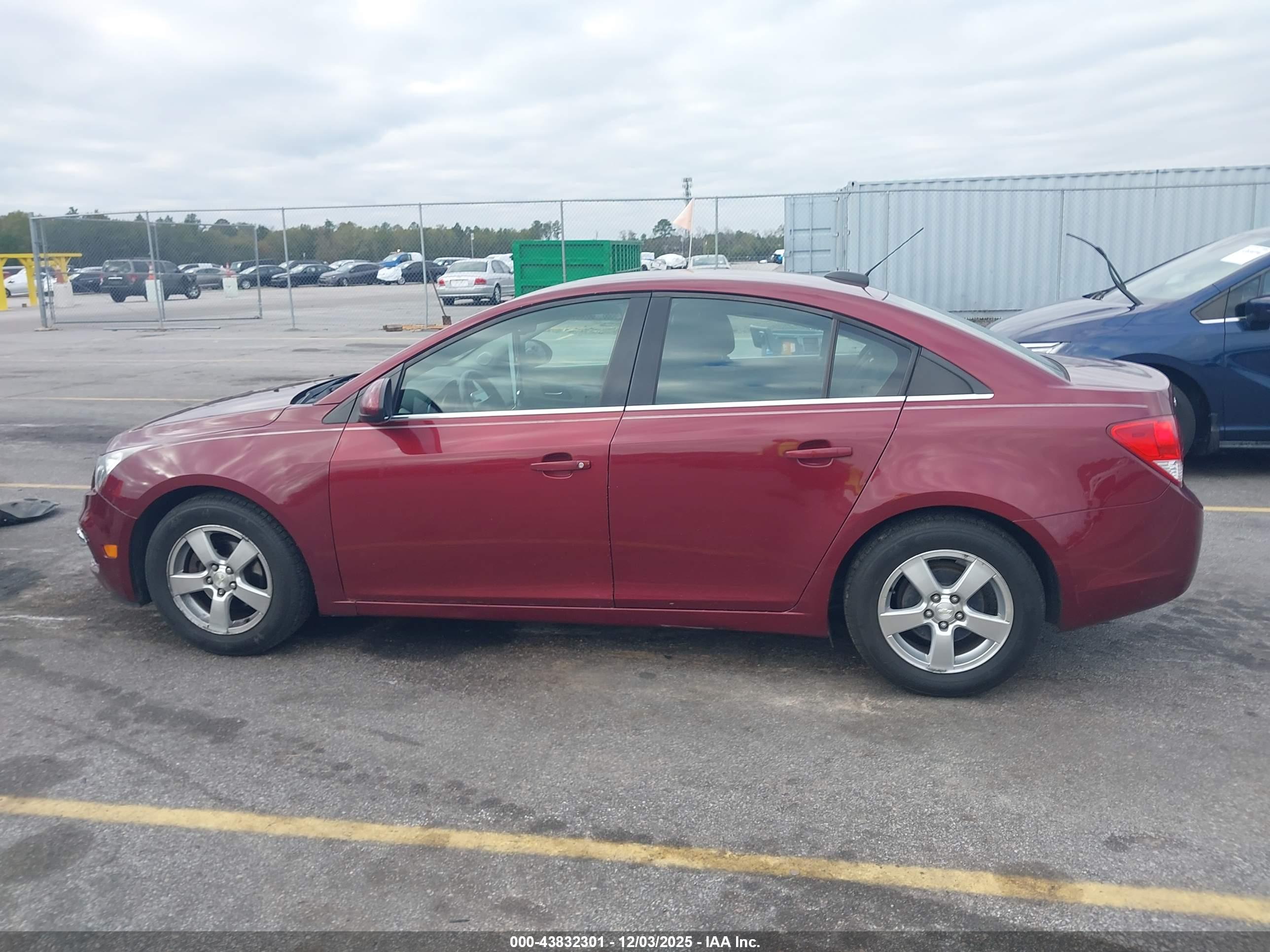 CHEVROLET CRUZE image 3