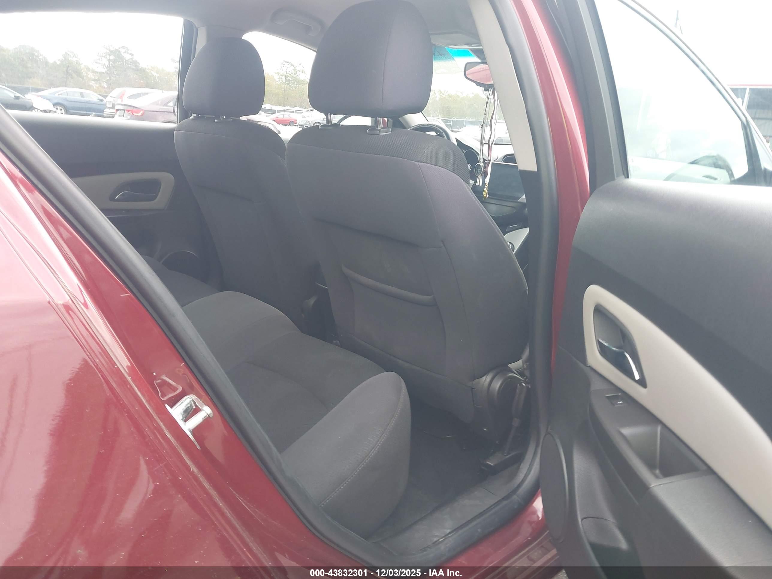 CHEVROLET CRUZE image 8