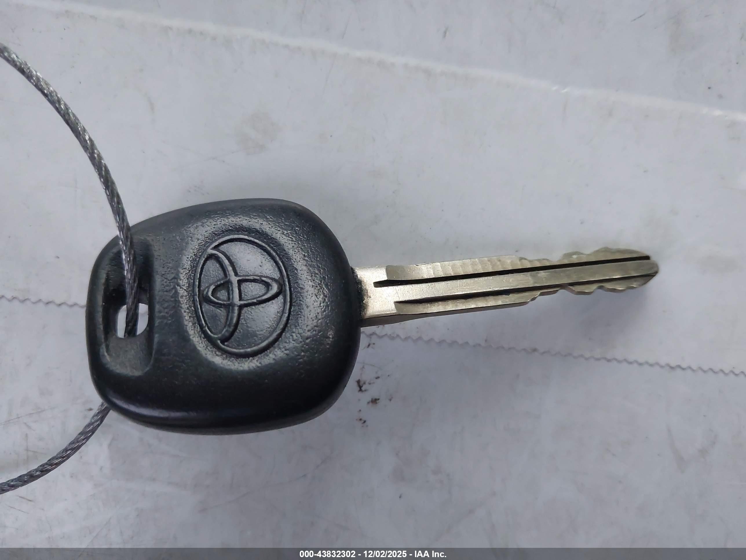 TOYOTA CAMRY image 11