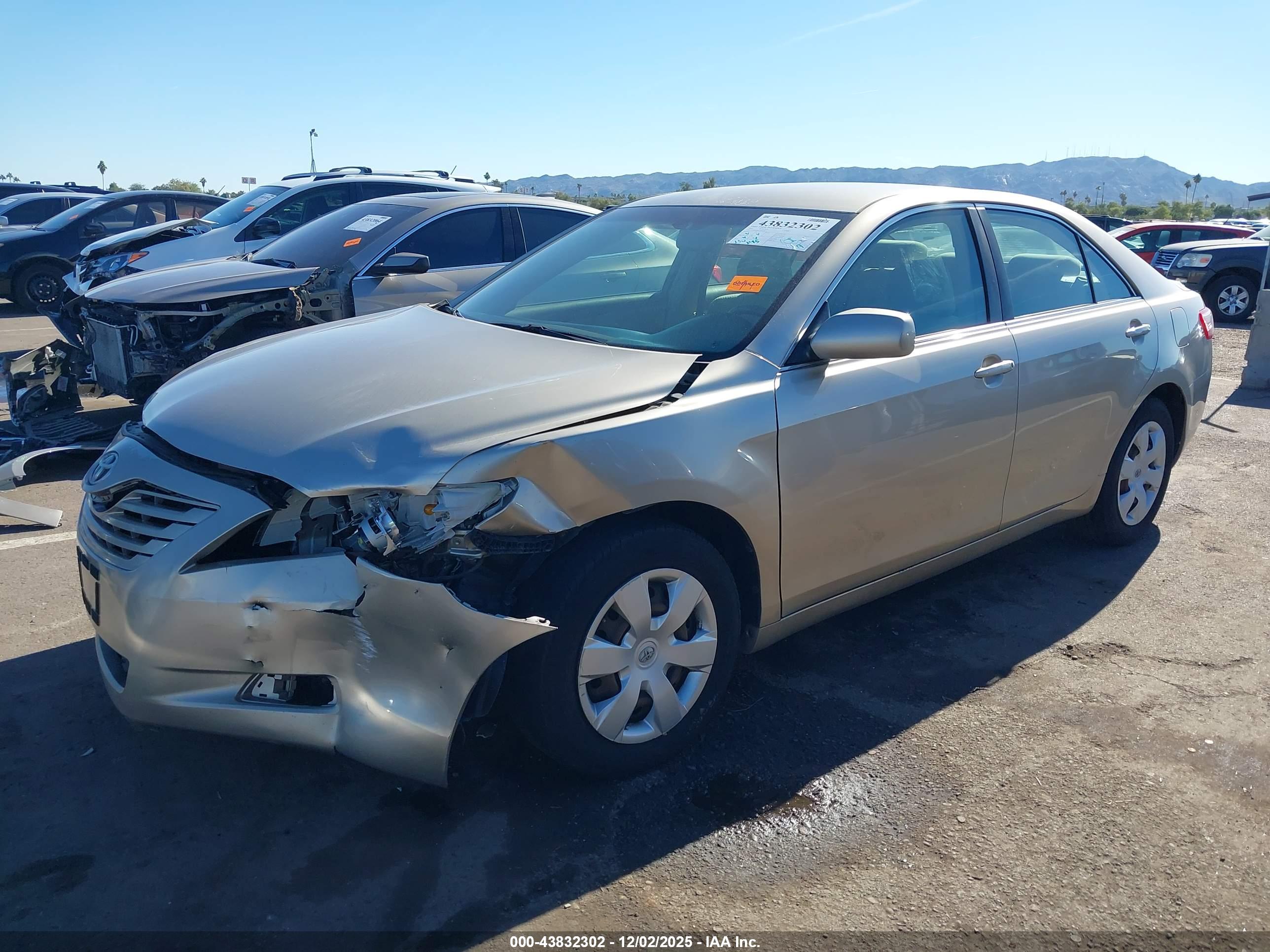 TOYOTA CAMRY image 2