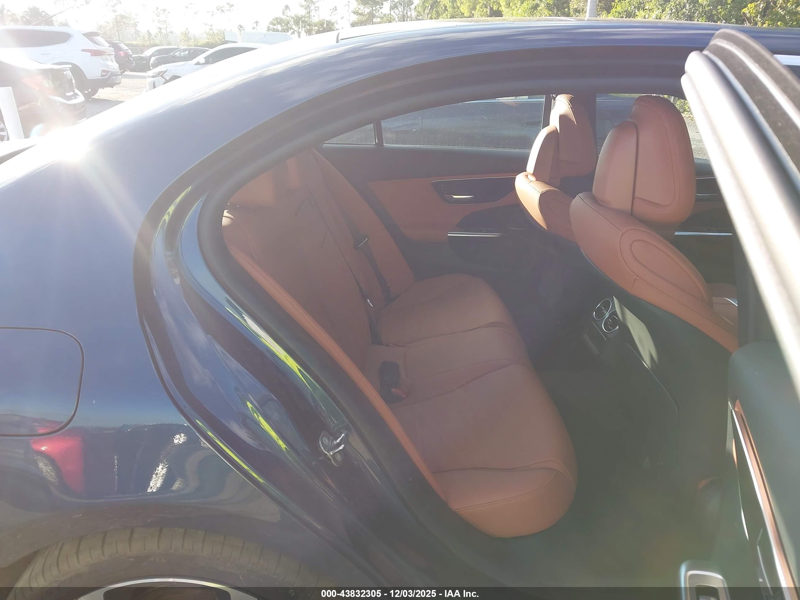 MERCEDES-BENZ C image 8