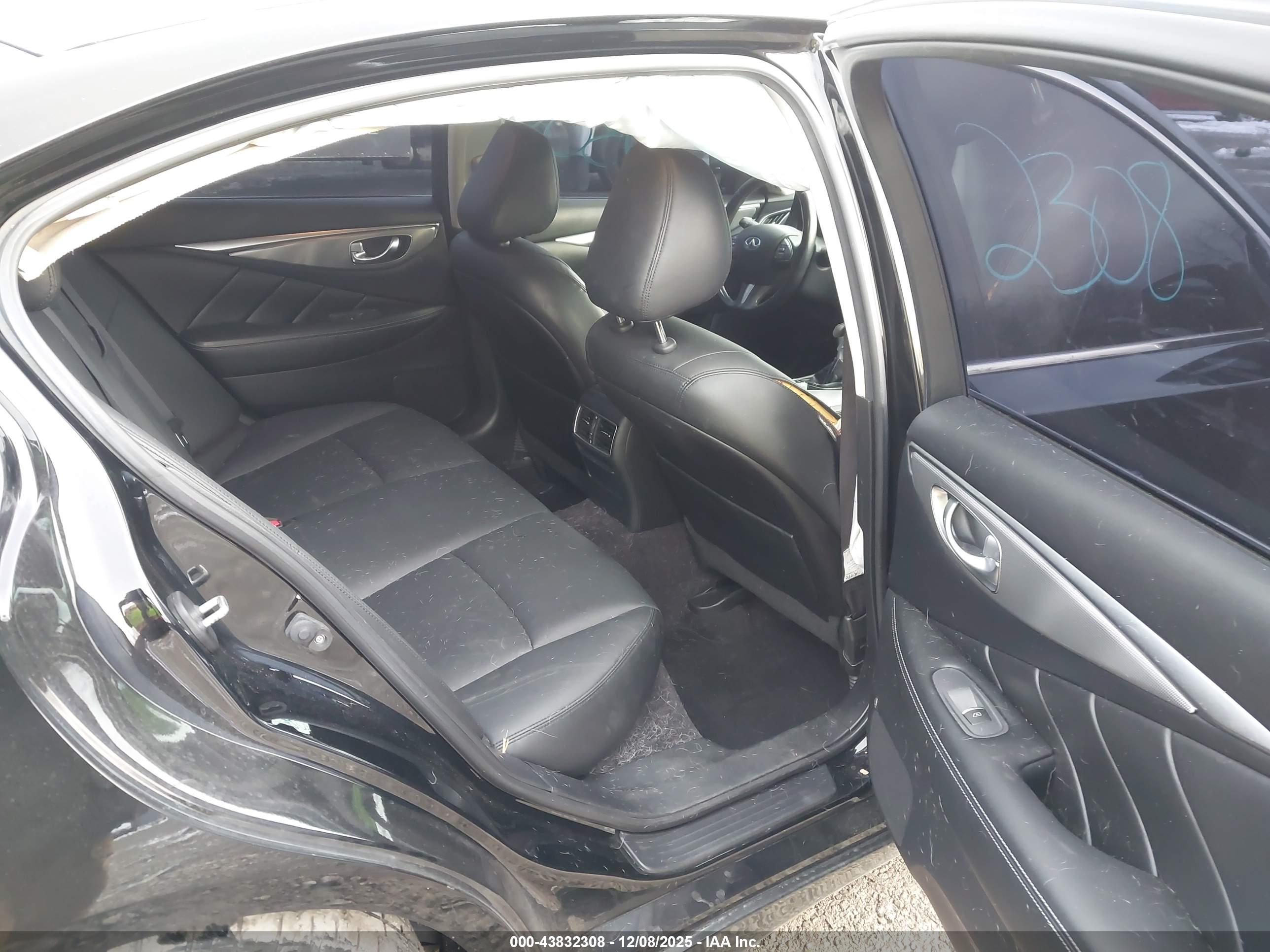 INFINITI Q50 image 8