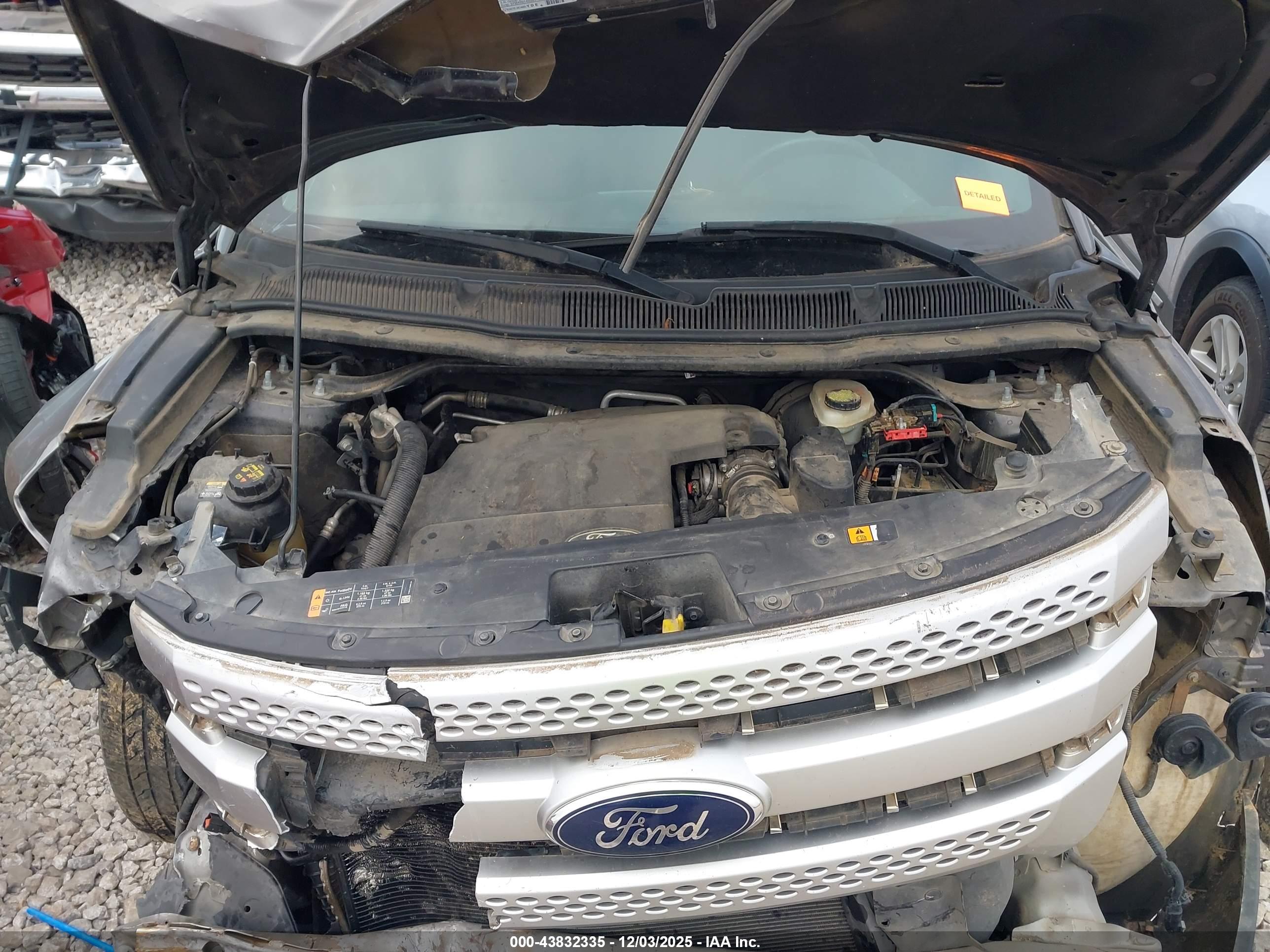 FORD EXPLORER image 10