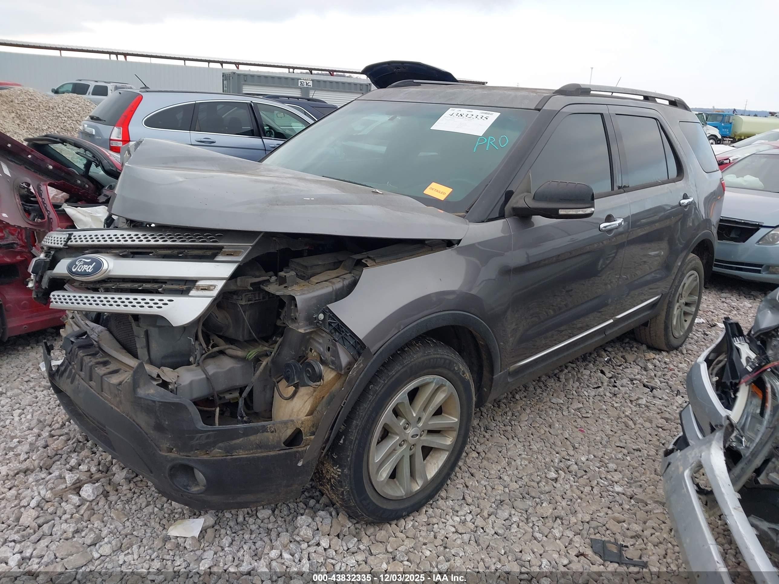 FORD EXPLORER image 2