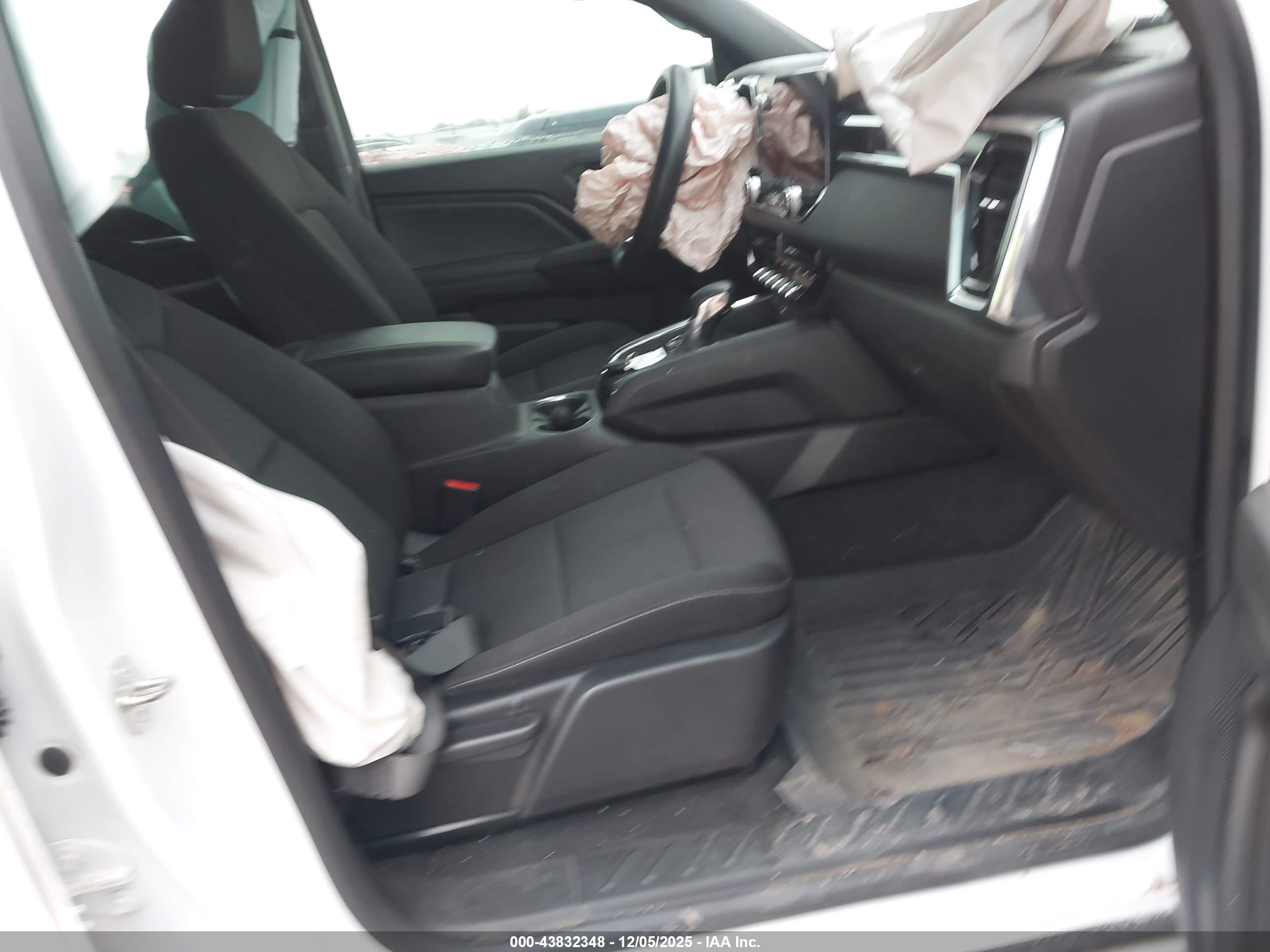 GMC CANYON image 5