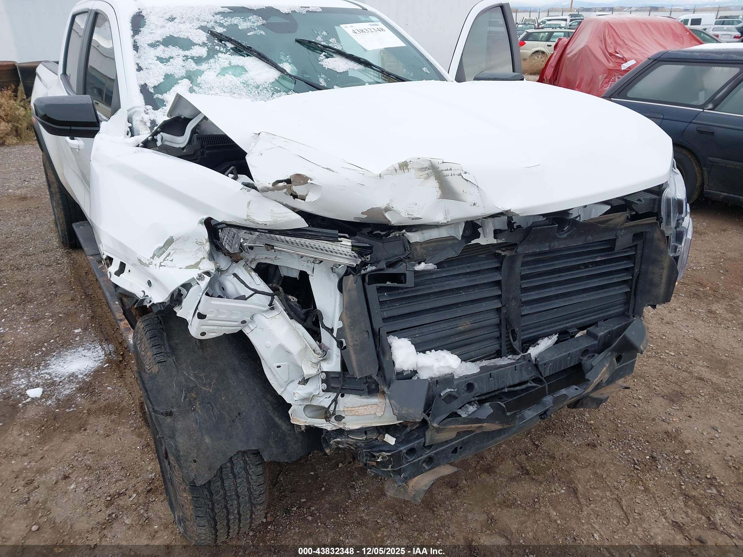 GMC CANYON image 6
