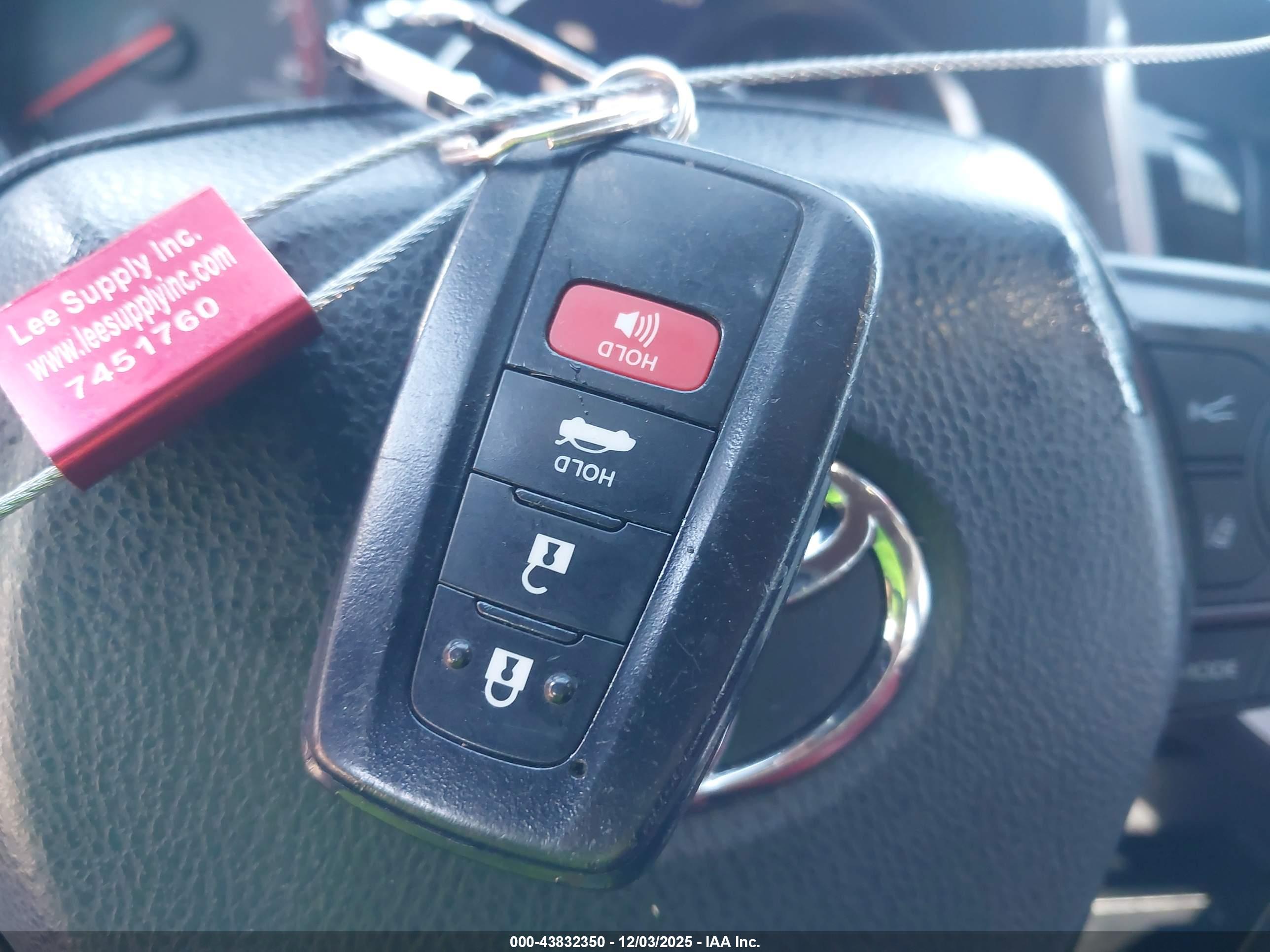 TOYOTA CAMRY image 11