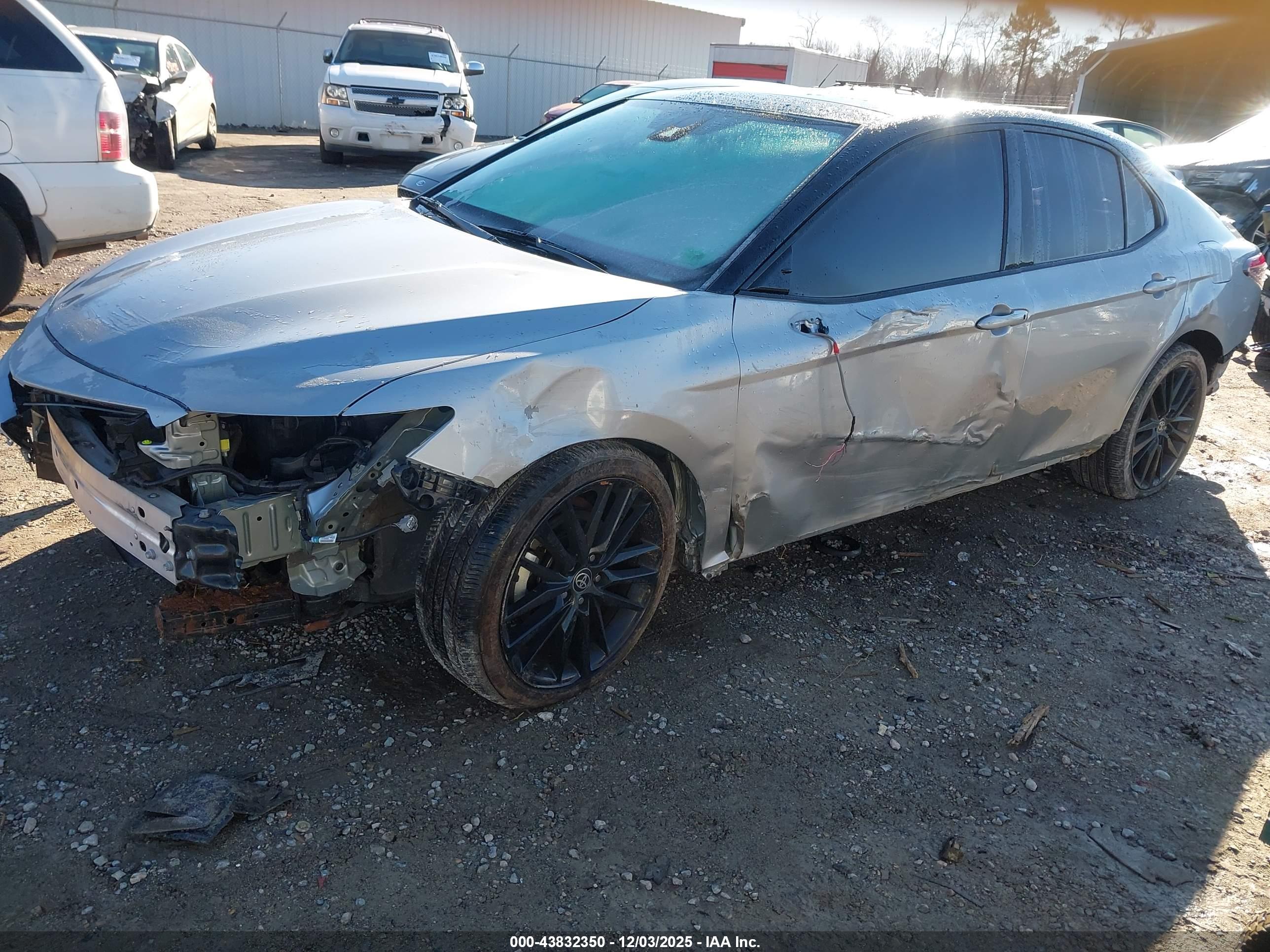 TOYOTA CAMRY image 6