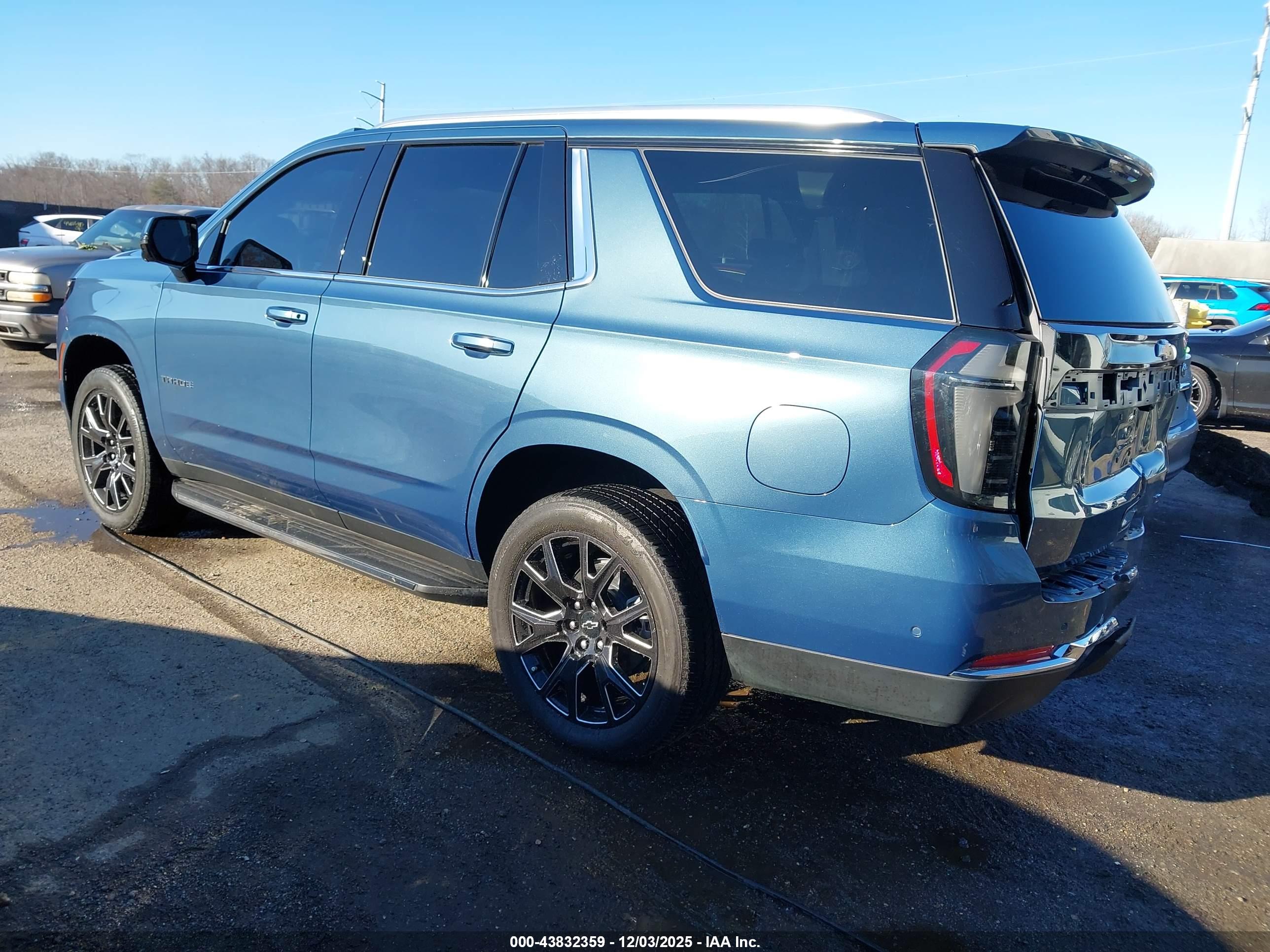 CHEVROLET TAHOE image 3