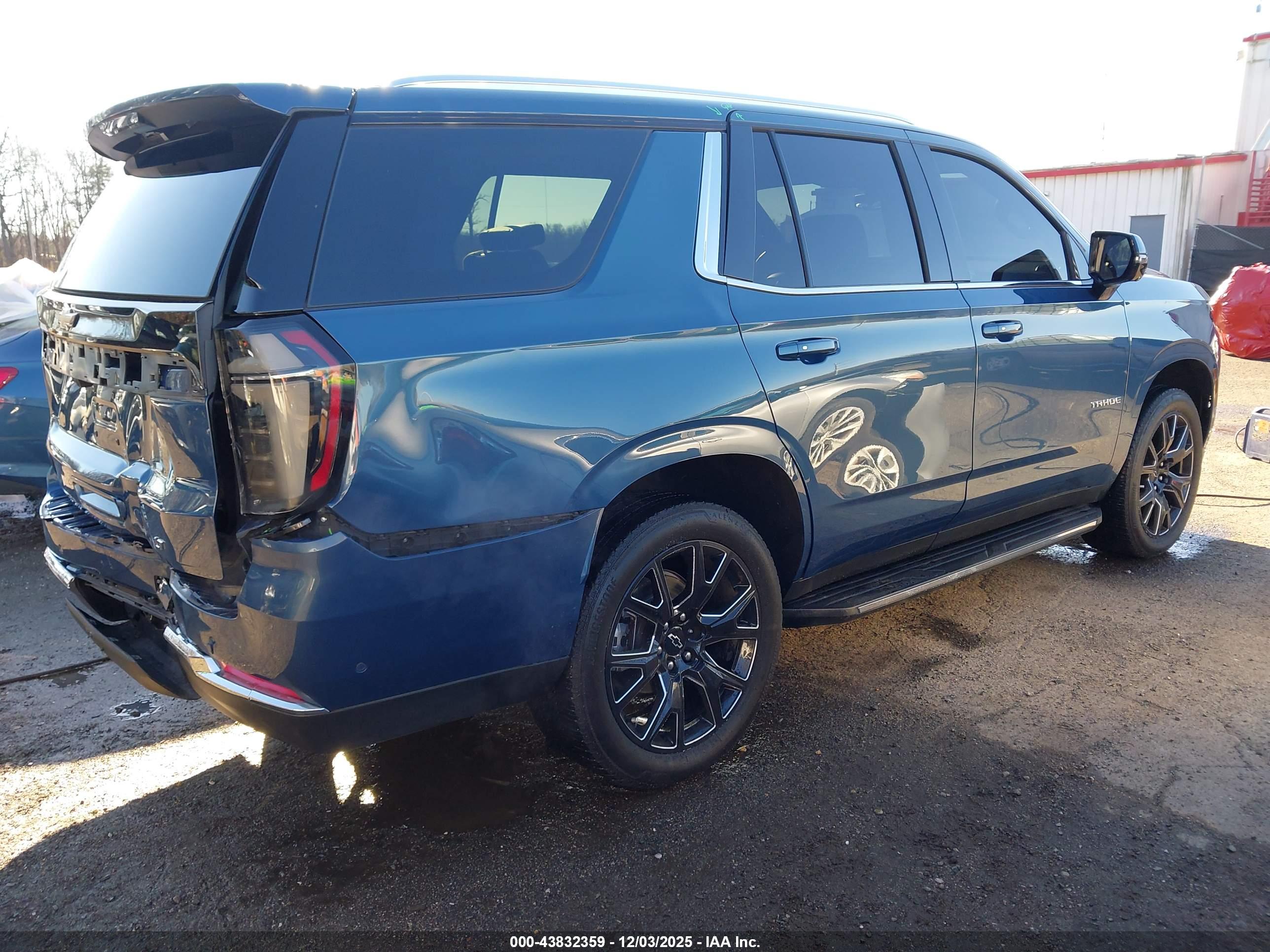 CHEVROLET TAHOE image 4