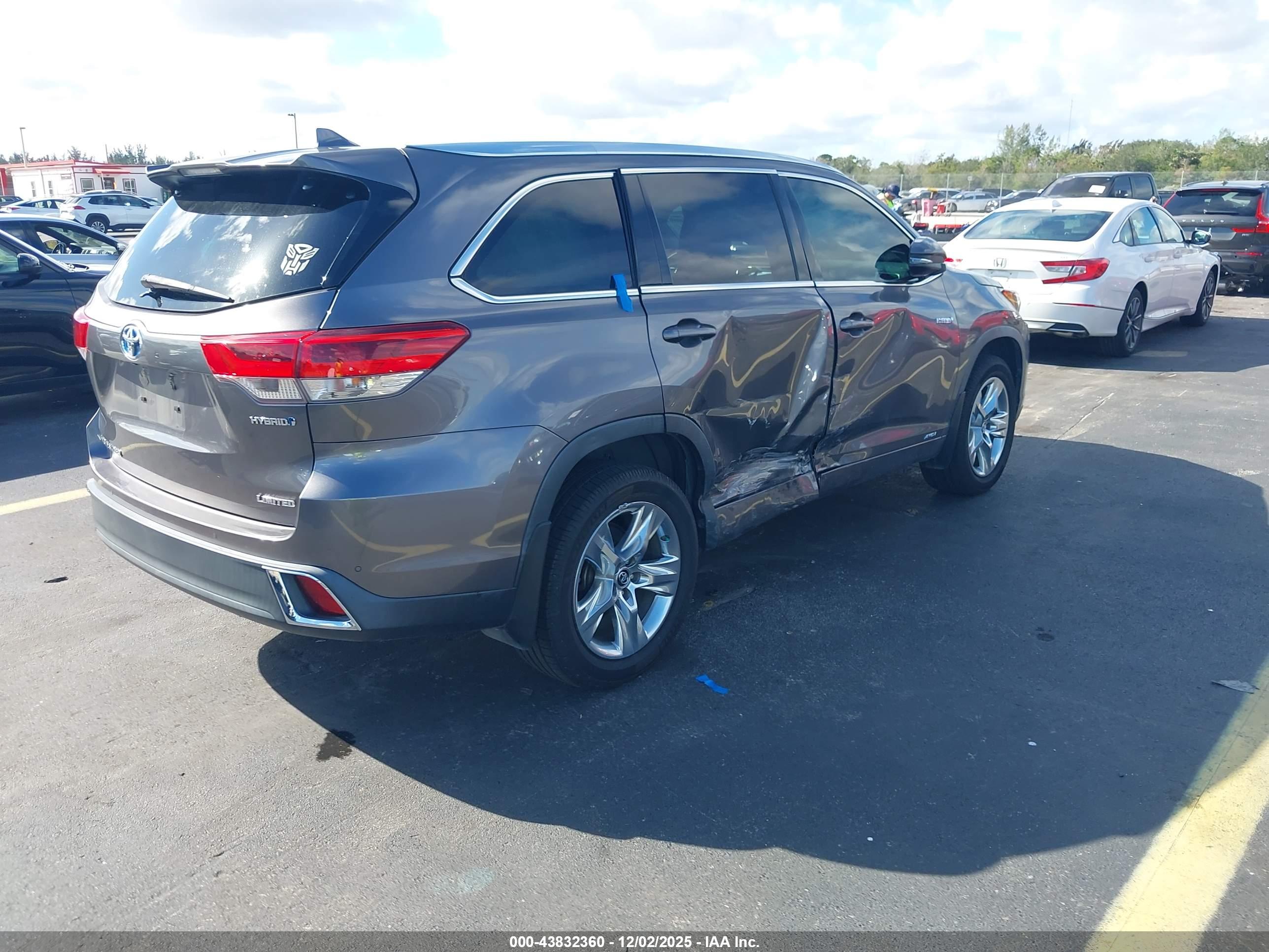 TOYOTA HIGHLANDER image 4