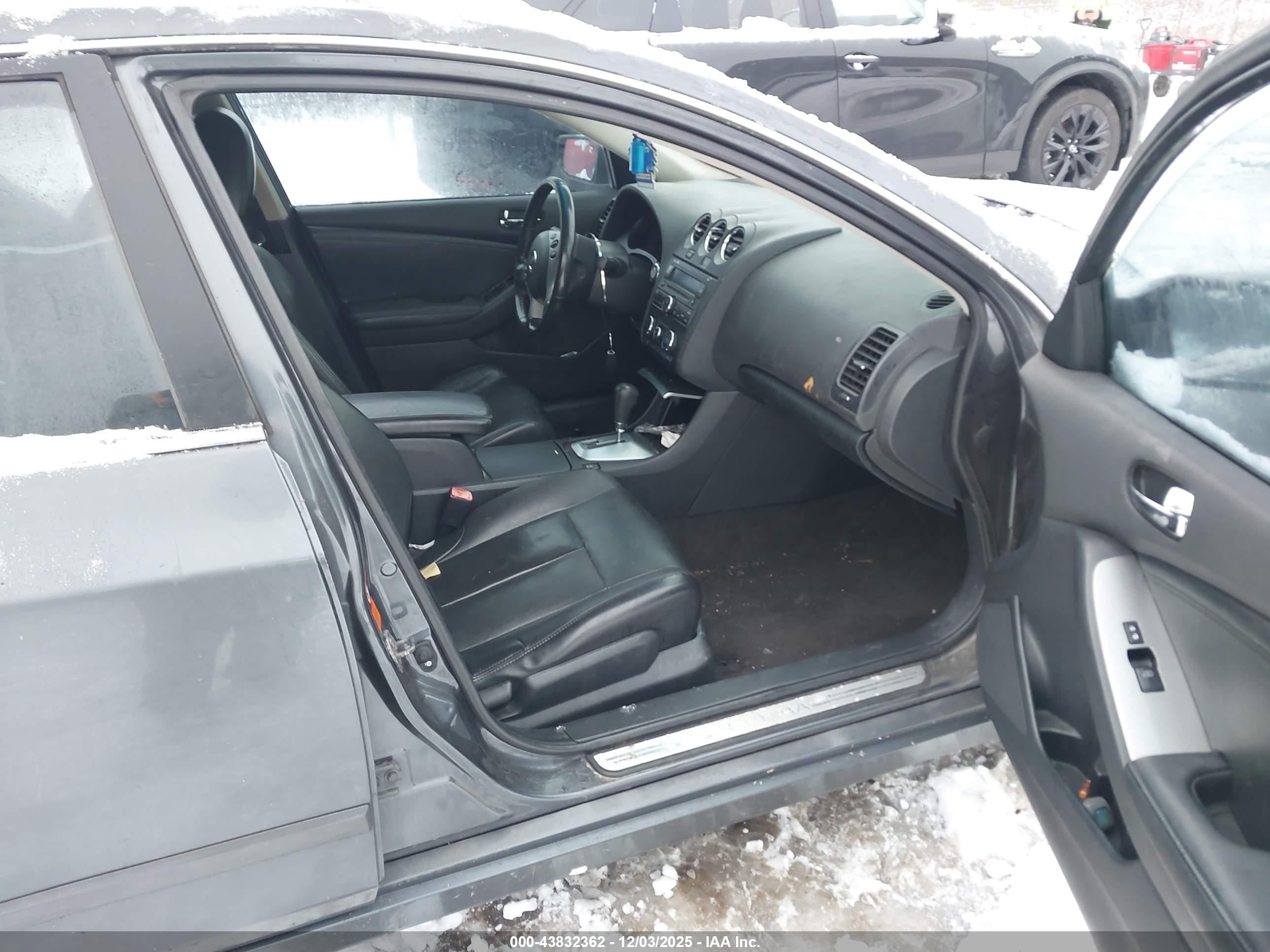 NISSAN ALTIMA image 5