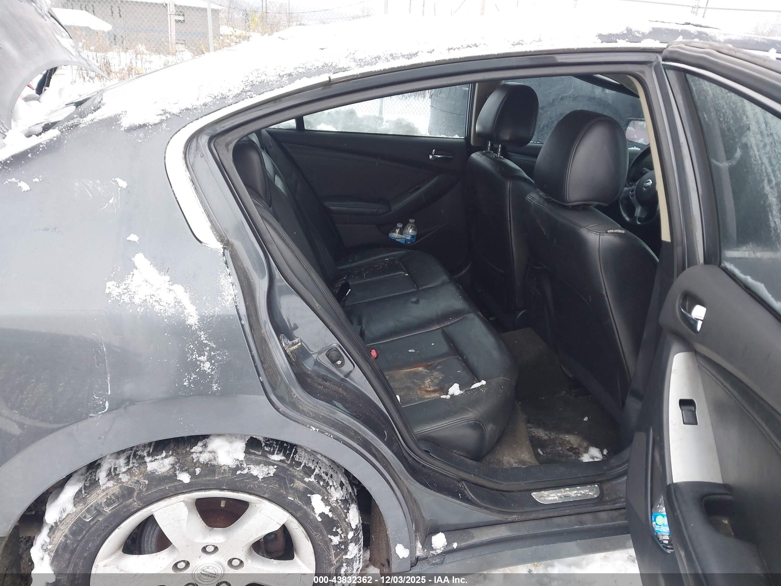 NISSAN ALTIMA image 8