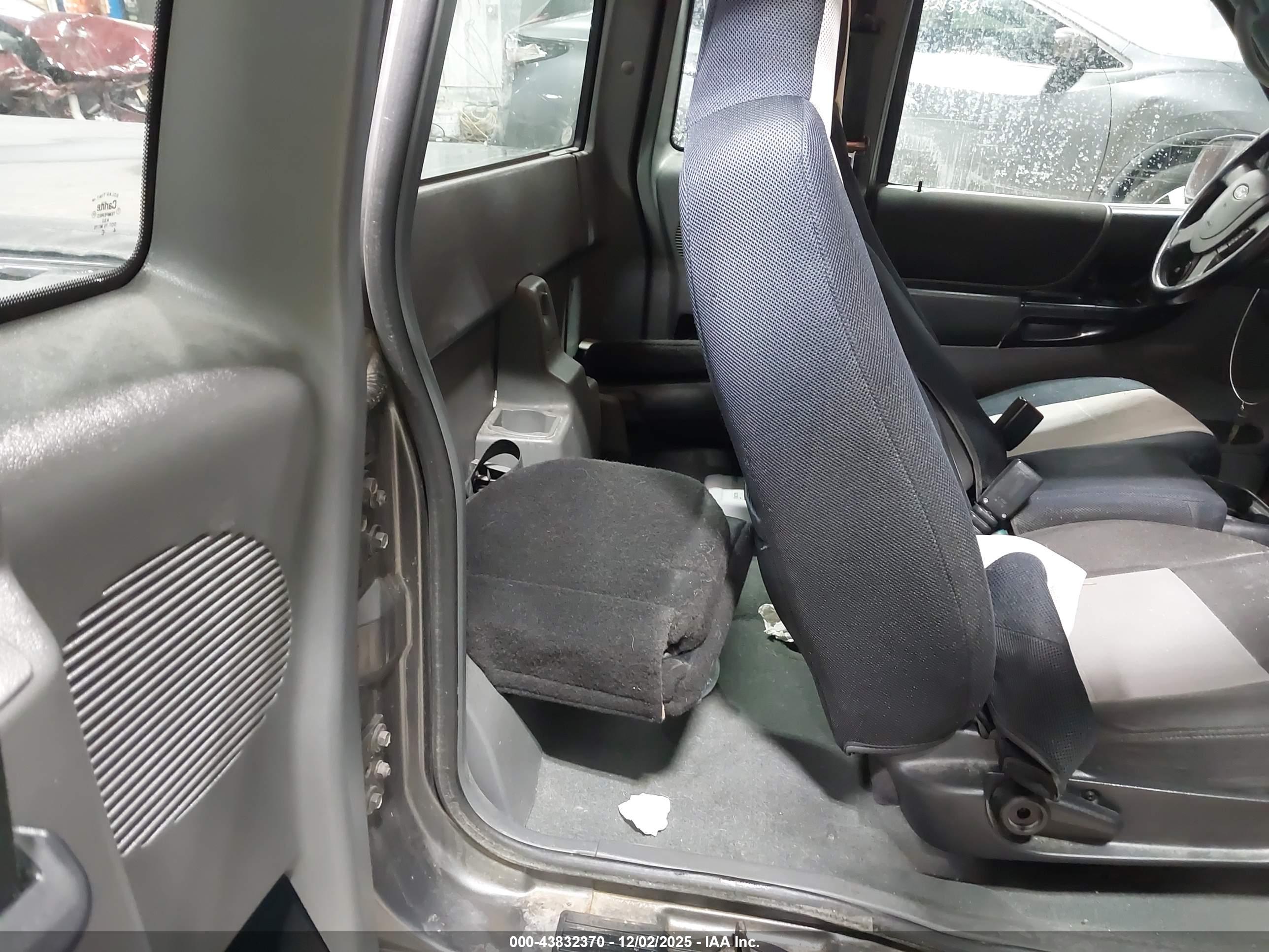 FORD RANGER image 8