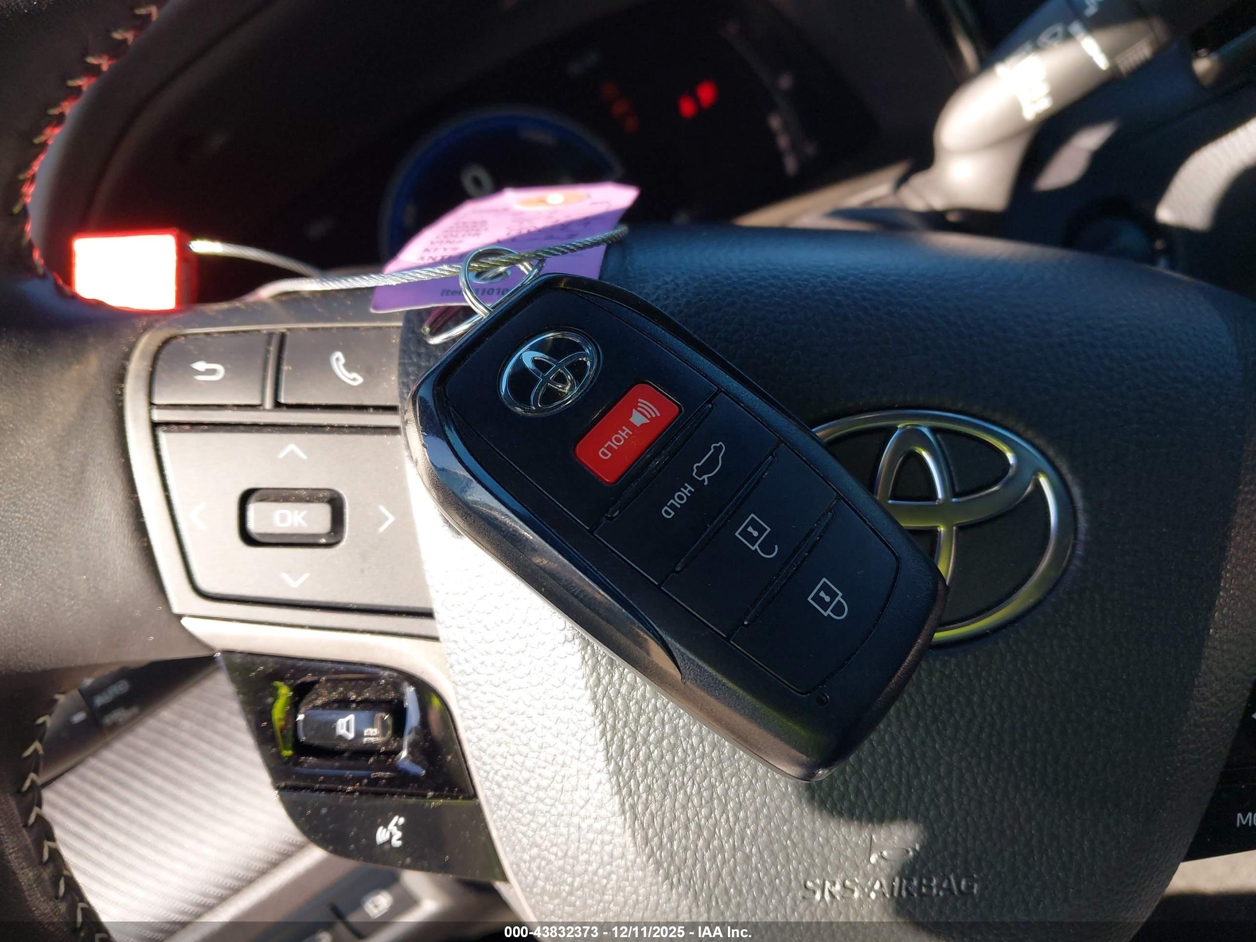 TOYOTA CAMRY image 11