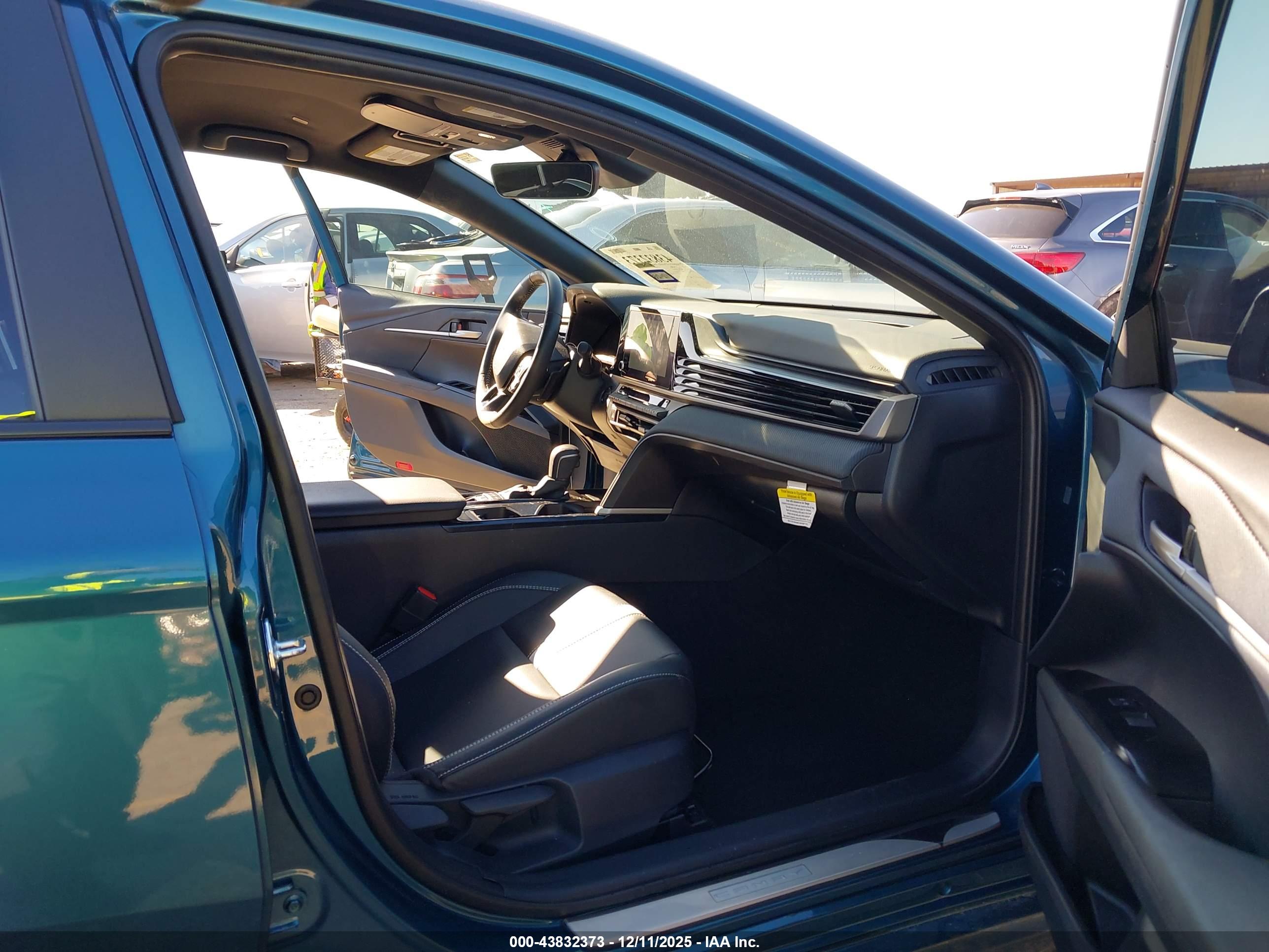 TOYOTA CAMRY image 5
