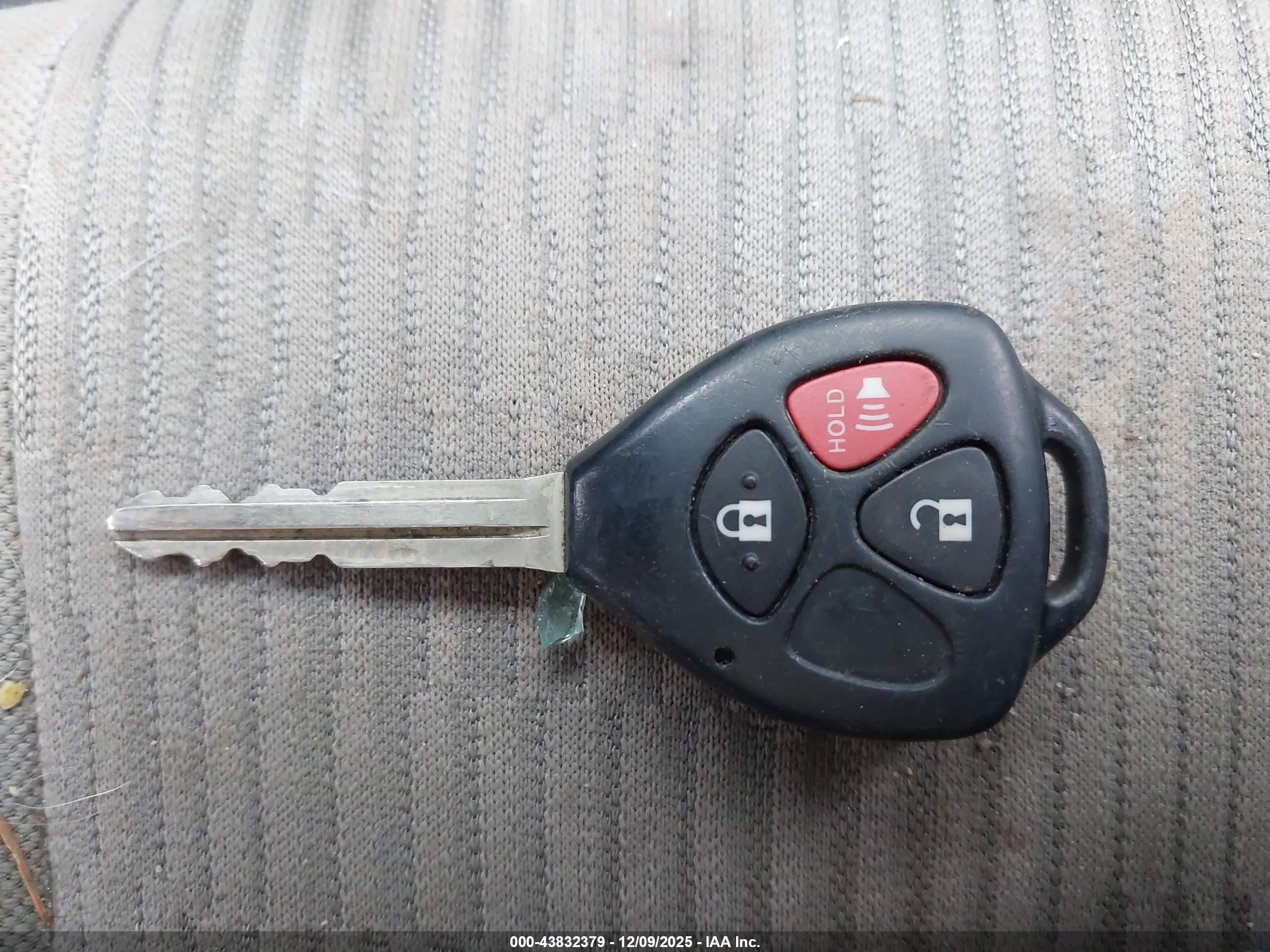 TOYOTA RAV4 image 11