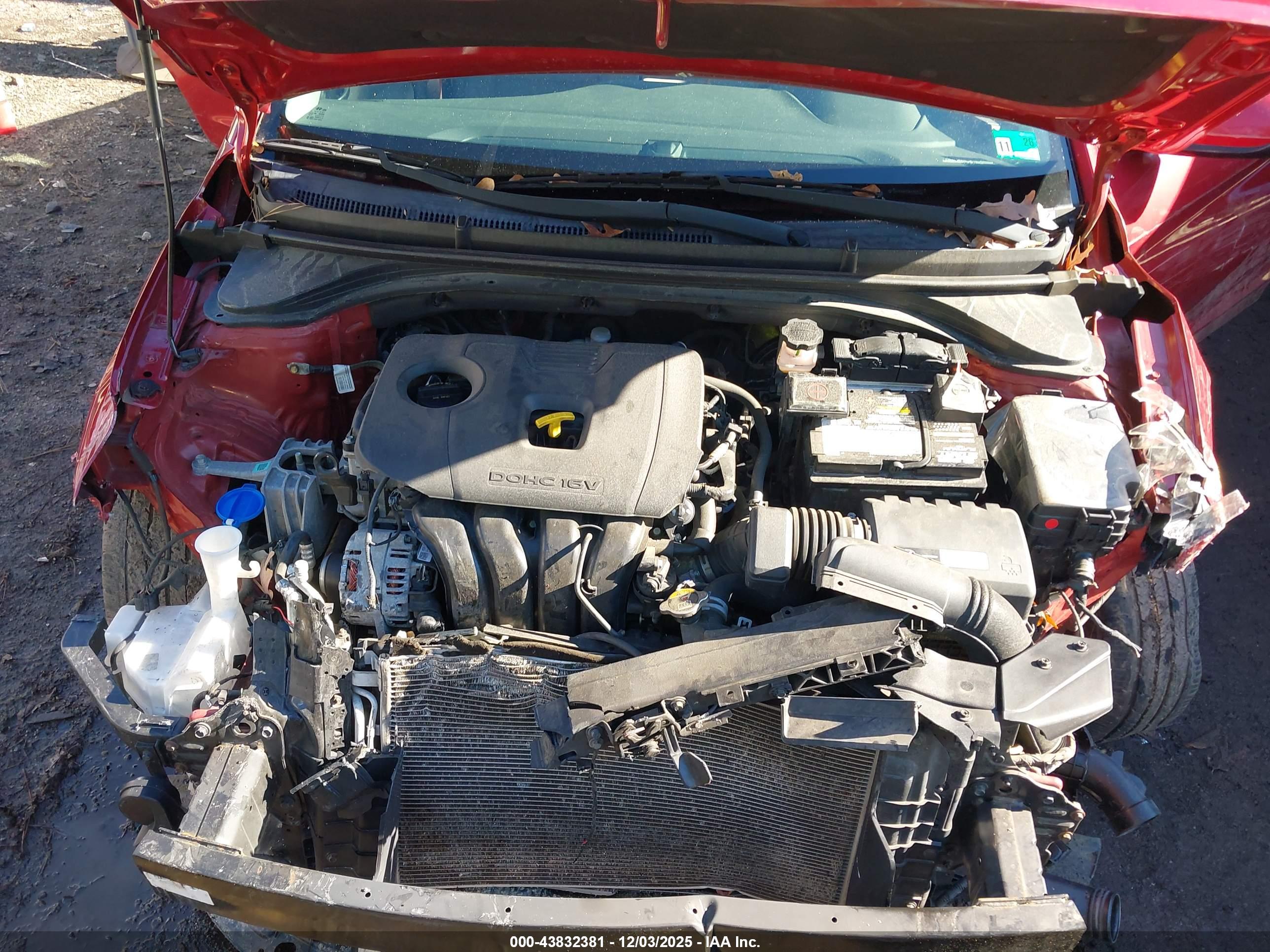 HYUNDAI ELANTRA image 10