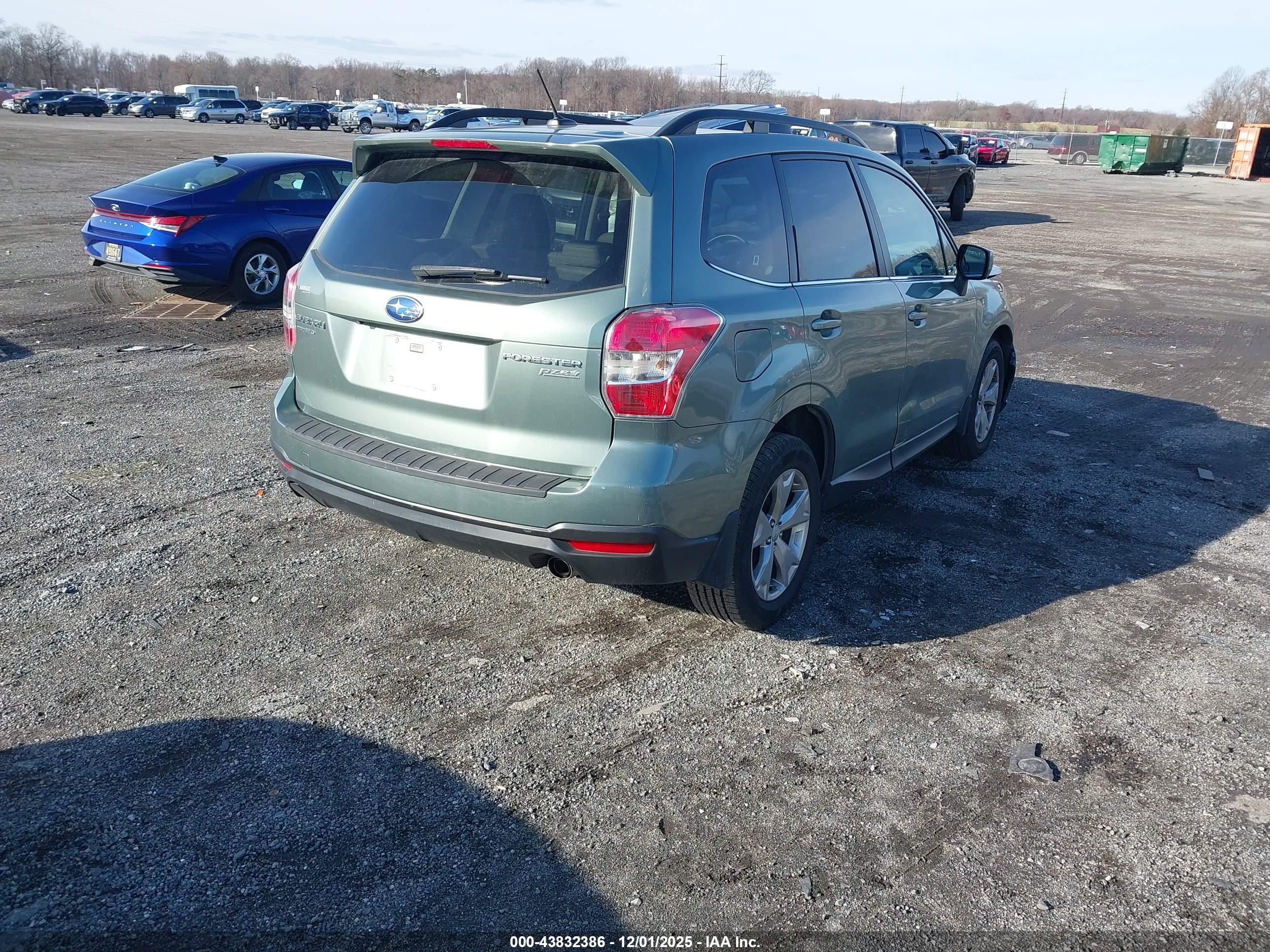 SUBARU FORESTER image 4