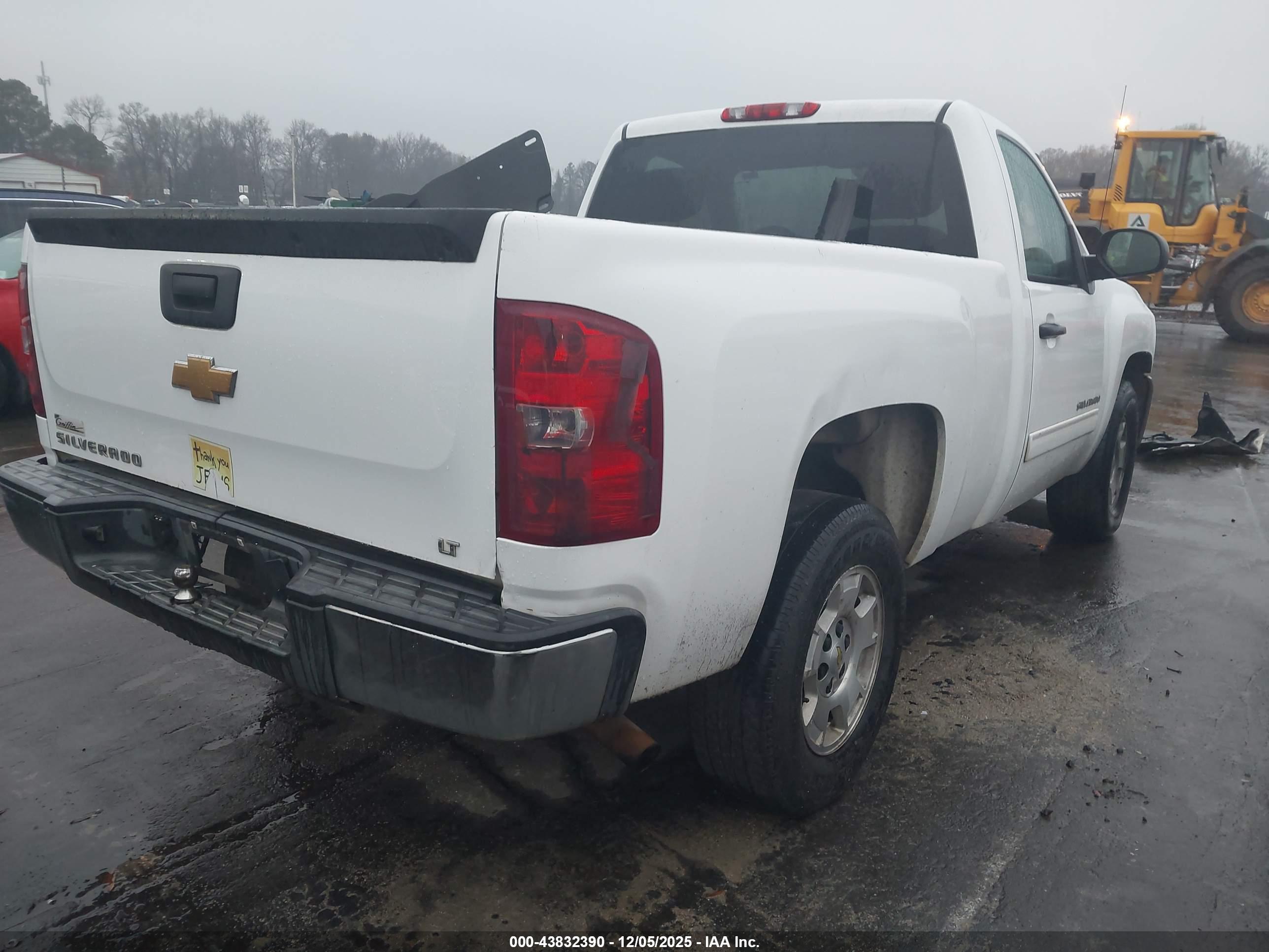 CHEVROLET SILVERADO image 4
