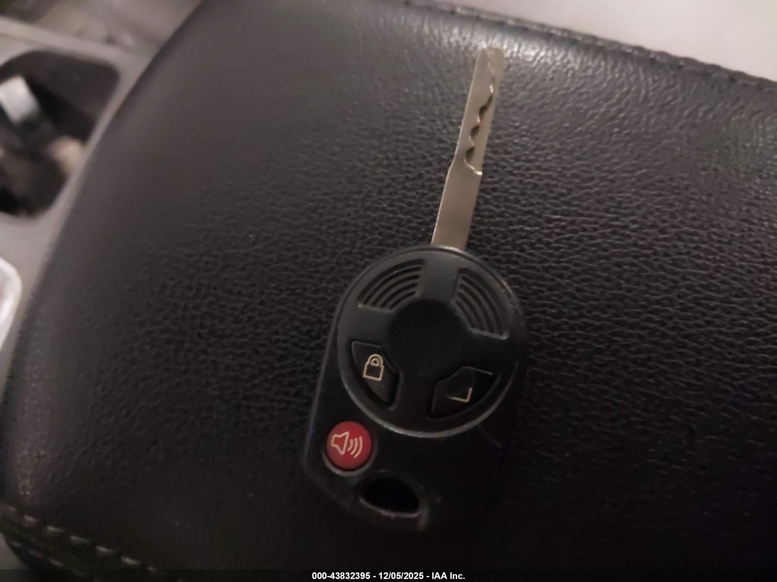 FORD ESCAPE image 11