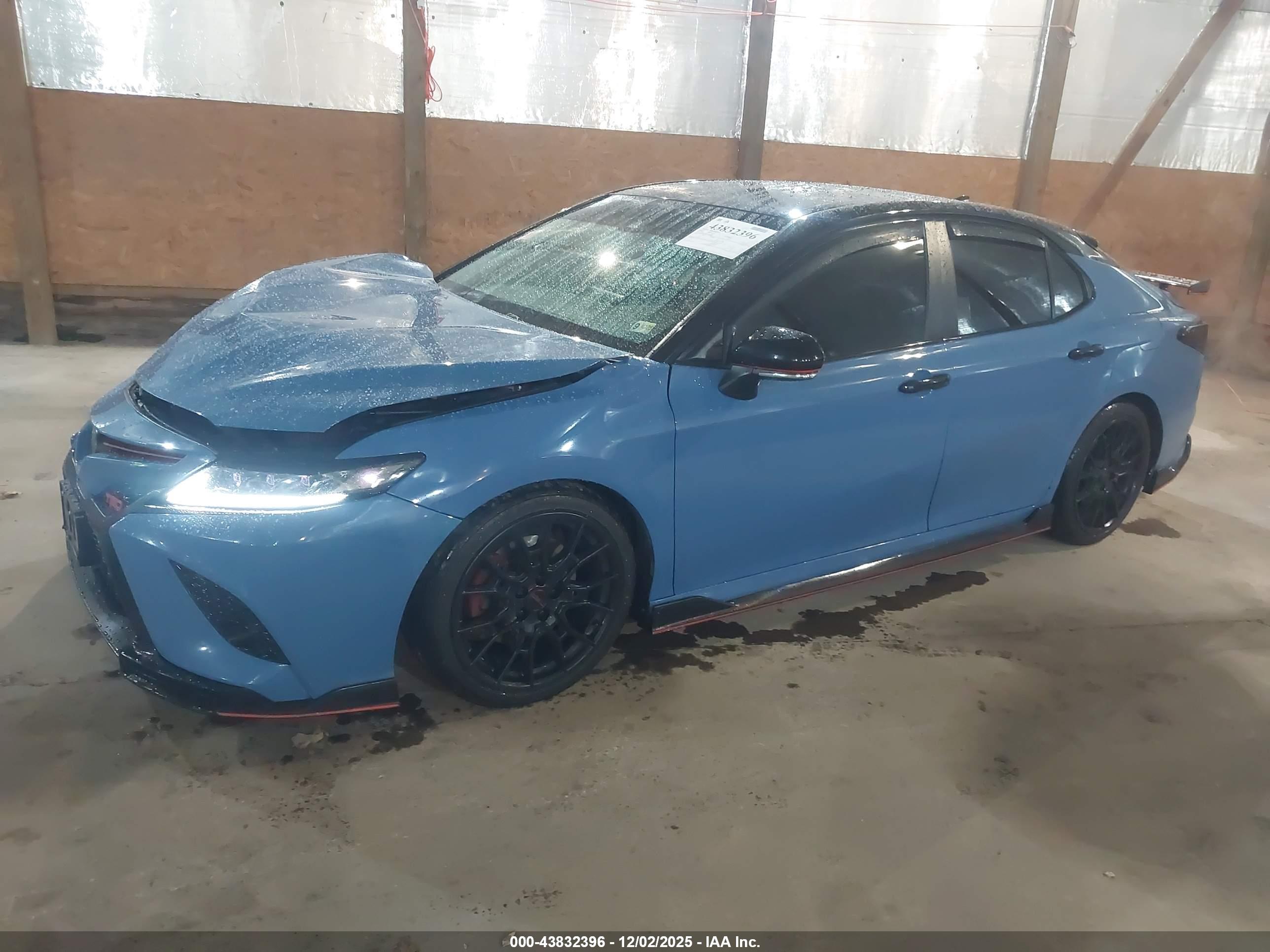 TOYOTA CAMRY image 2