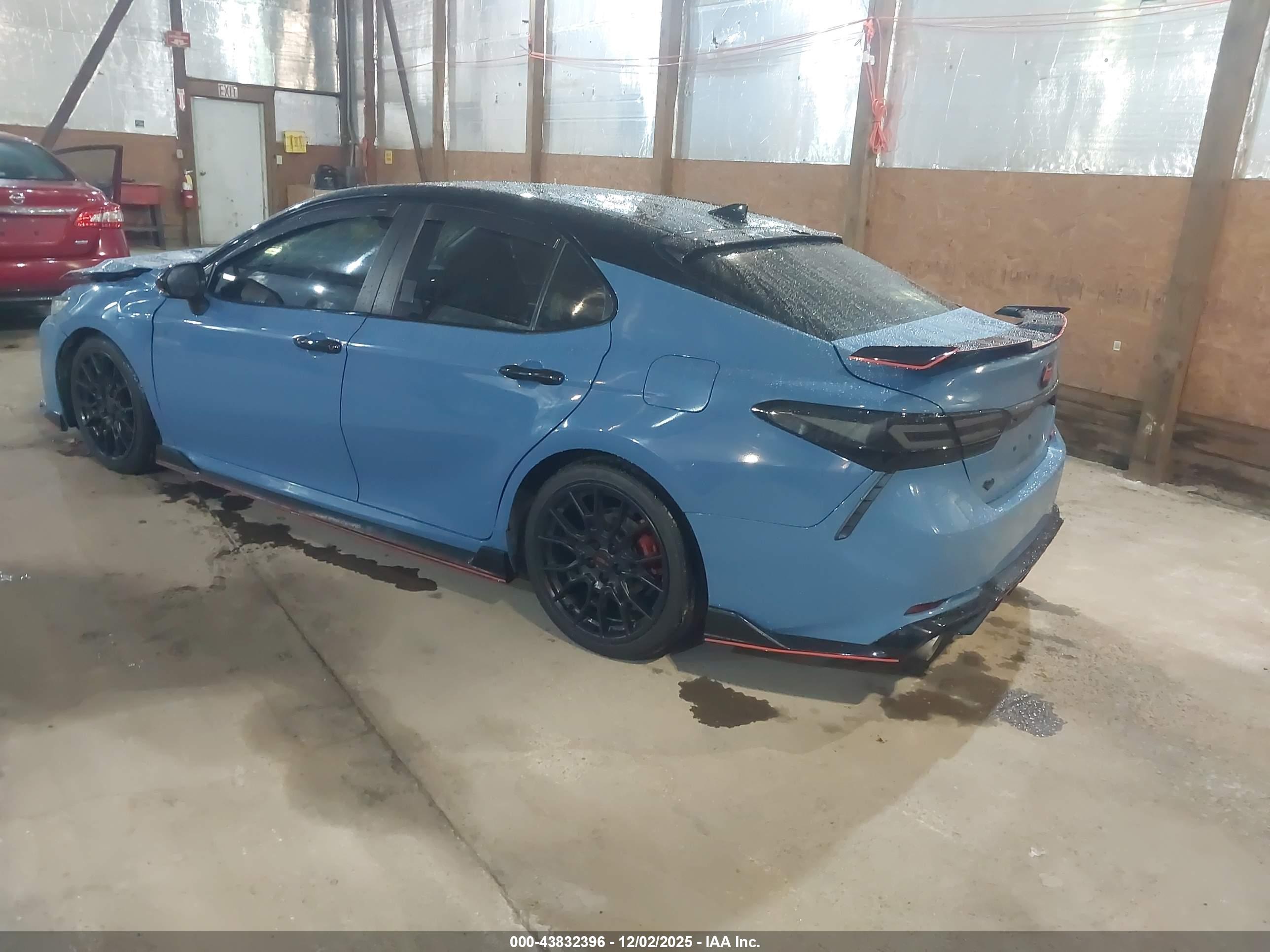 TOYOTA CAMRY image 3
