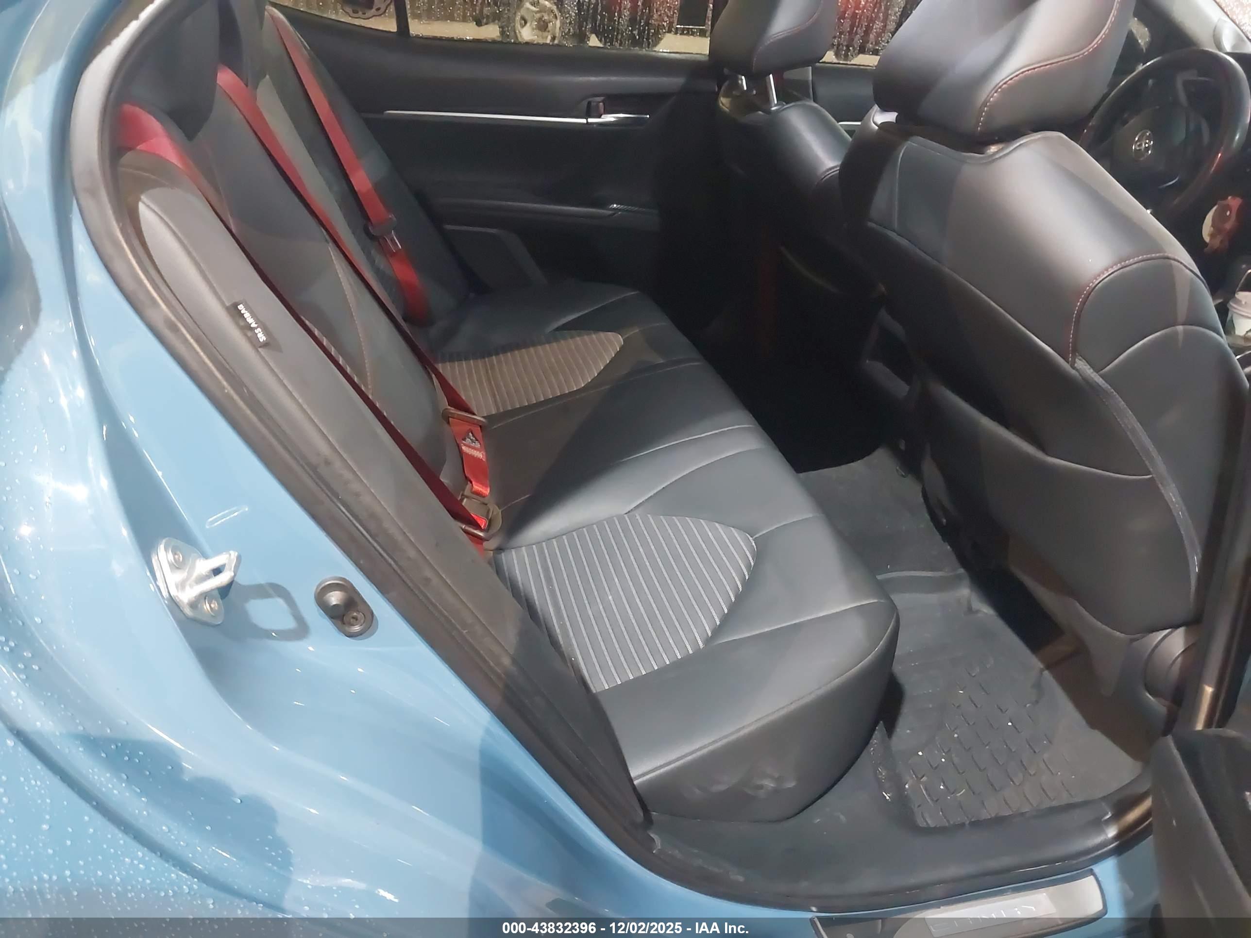 TOYOTA CAMRY image 8
