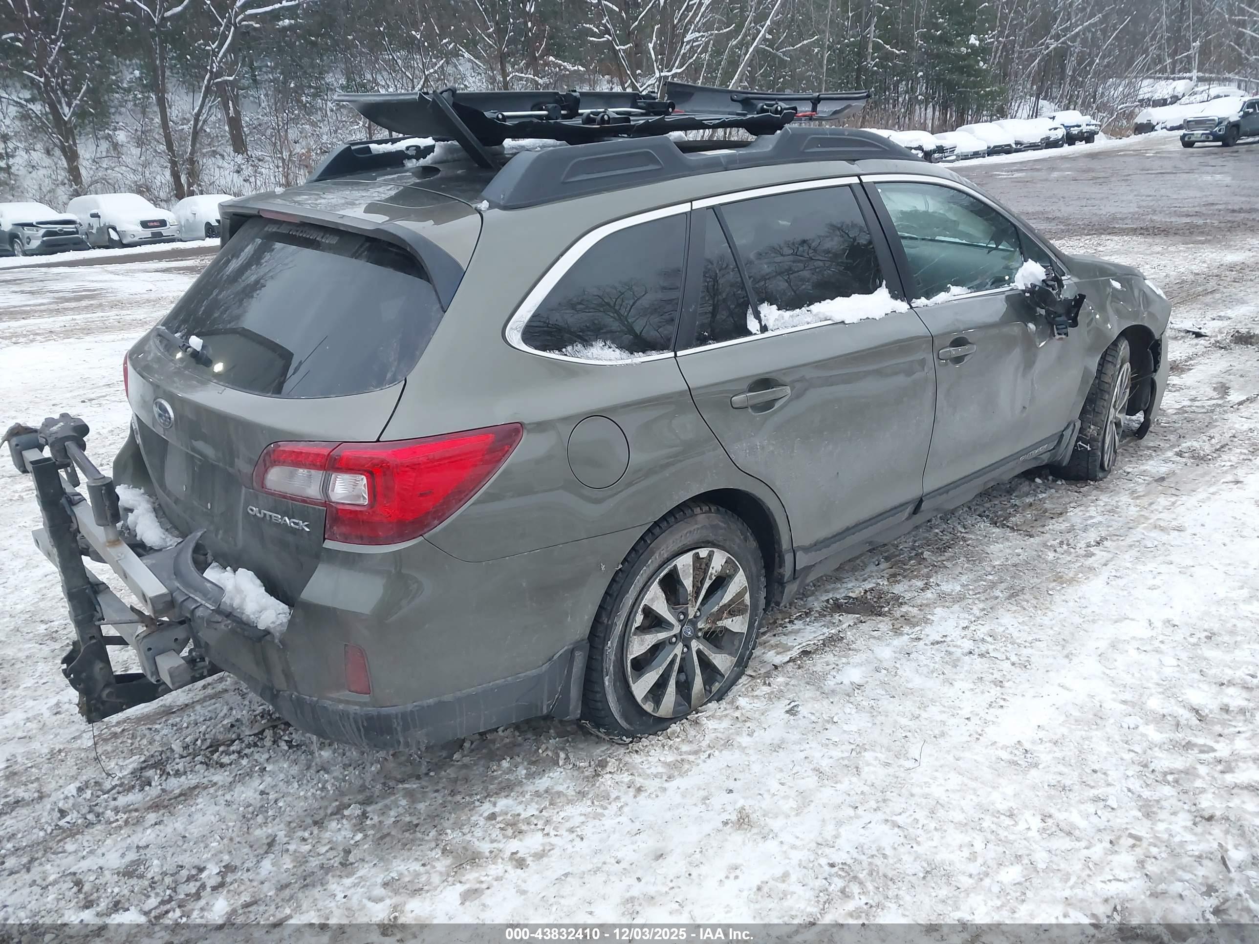 SUBARU OUTBACK image 4